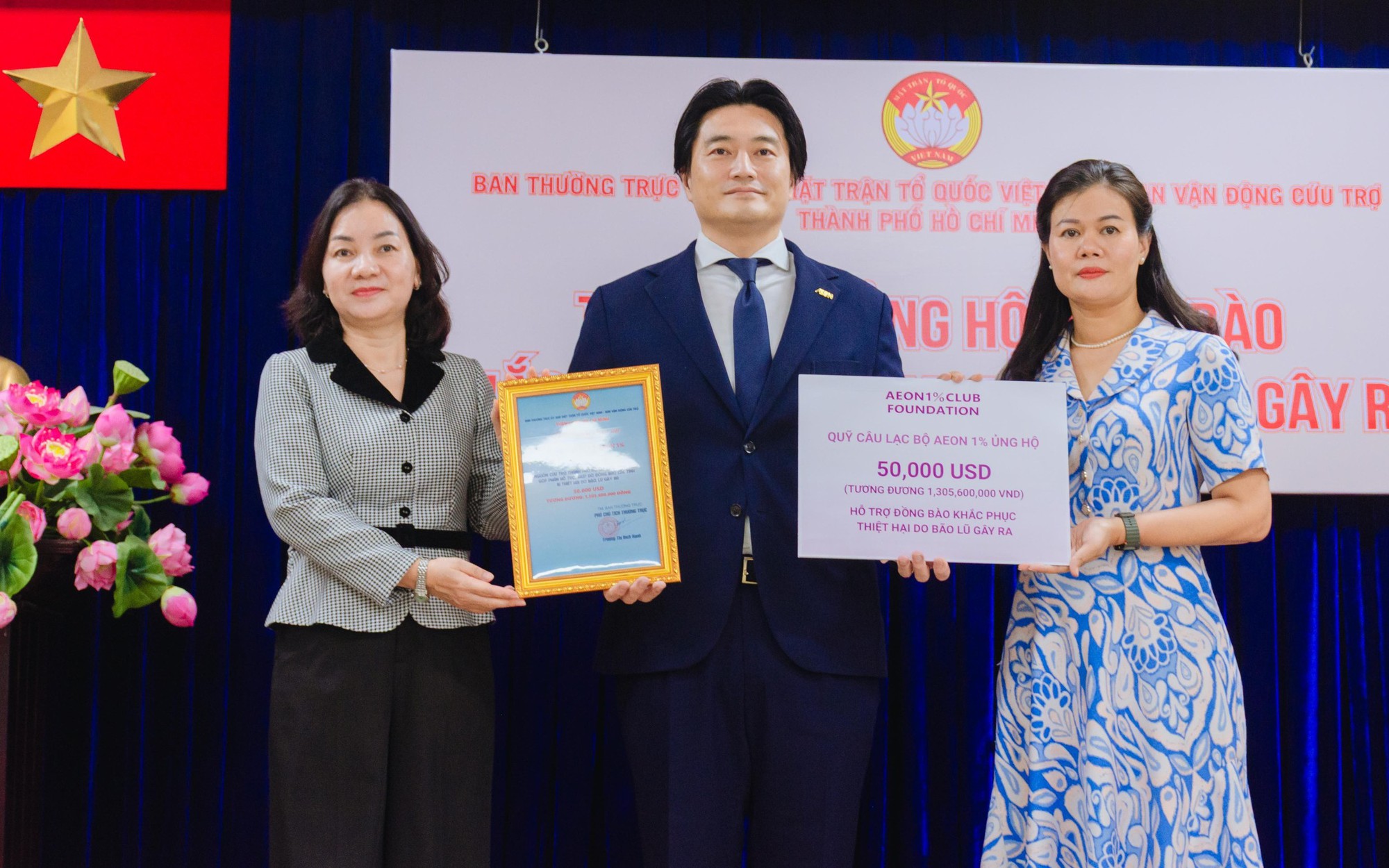 TPHCM: Th&ecirc;m 4 tỉ đồng ủng hộ đồng b&agrave;o v&ugrave;ng b&atilde;o, lũ - Ảnh 3.