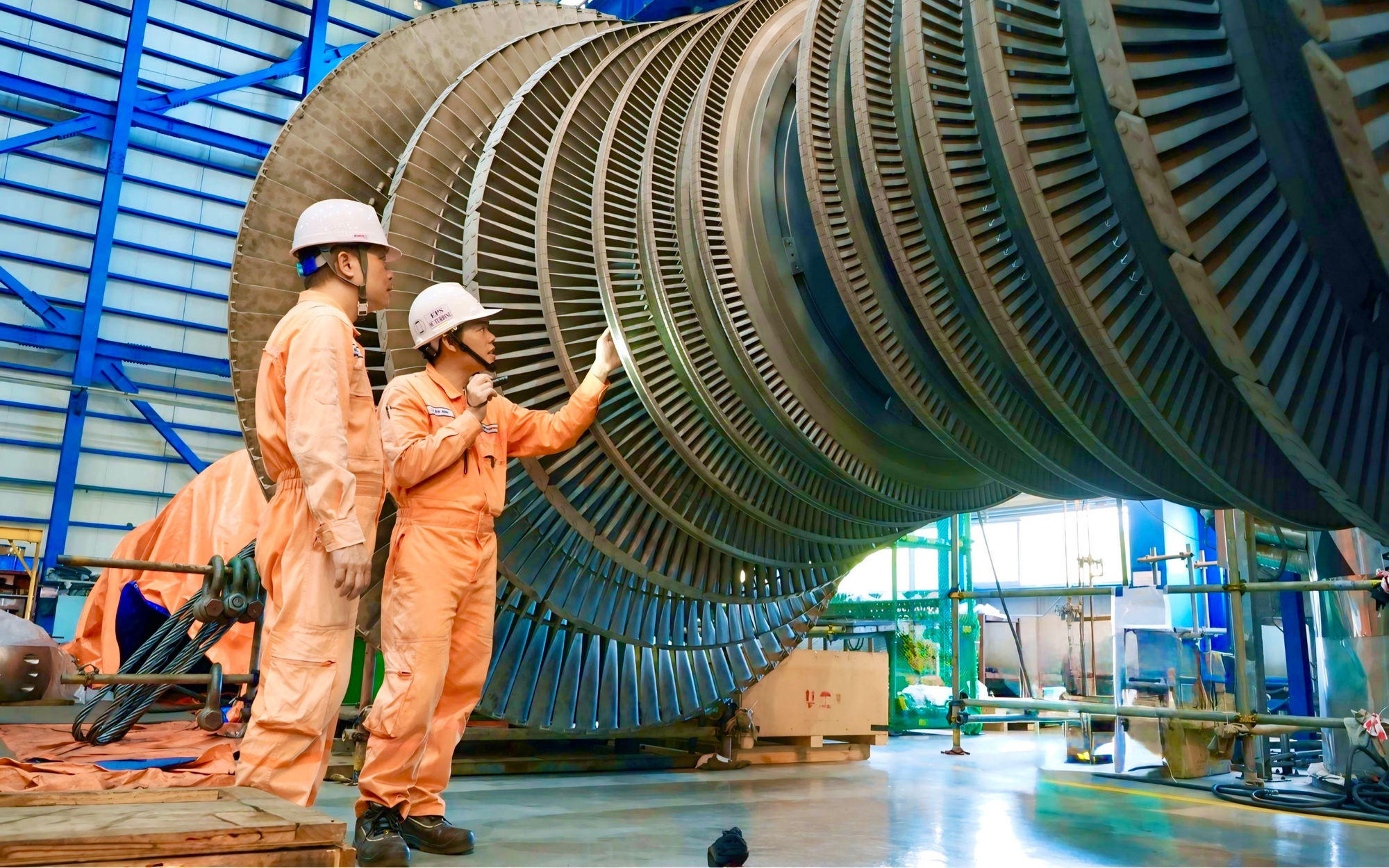 EVNGENCO3 cung cấp điện an toàn, ổn định dịp Tết Dương lịch 2026 - Ảnh 2.