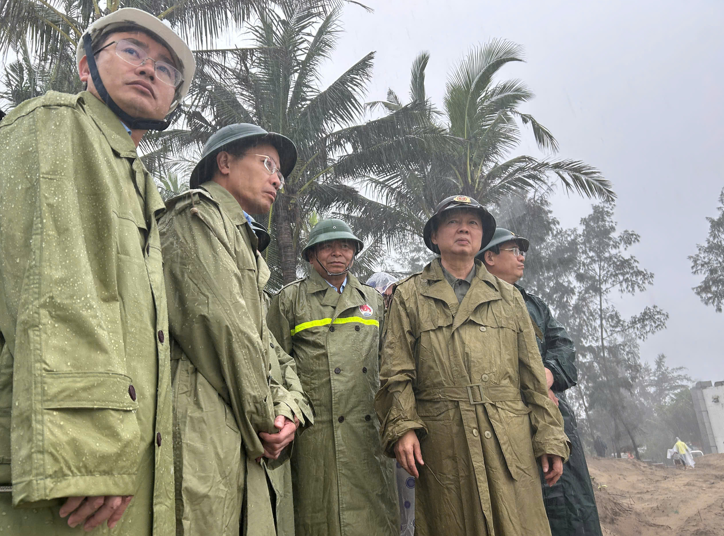 Ph&oacute; Thủ tướng Trần Hồng H&agrave; nhấn mạnh cần chủ động ứng ph&oacute; thi&ecirc;n tai tại Đ&agrave; Nẵng - Ảnh 2.