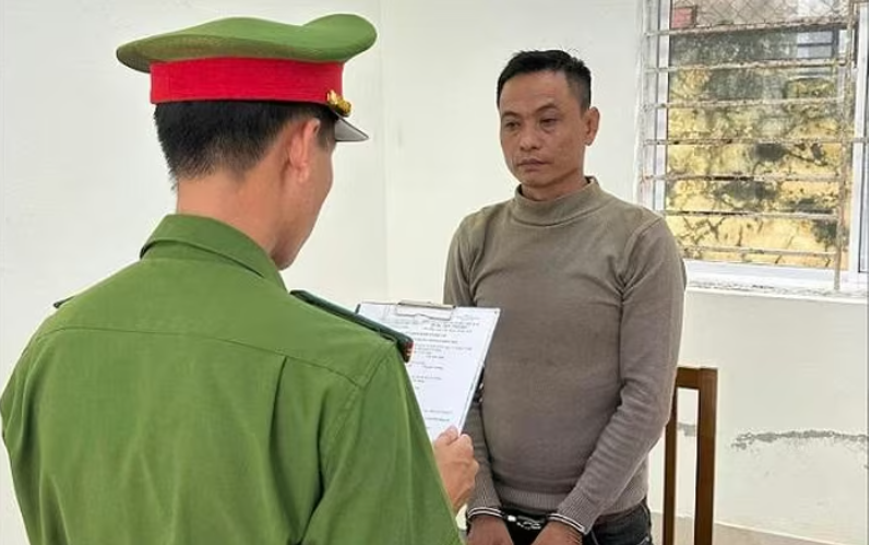 Dùng ảnh nóng tống tiền tình cũ, ra giá trăm triệu đồng