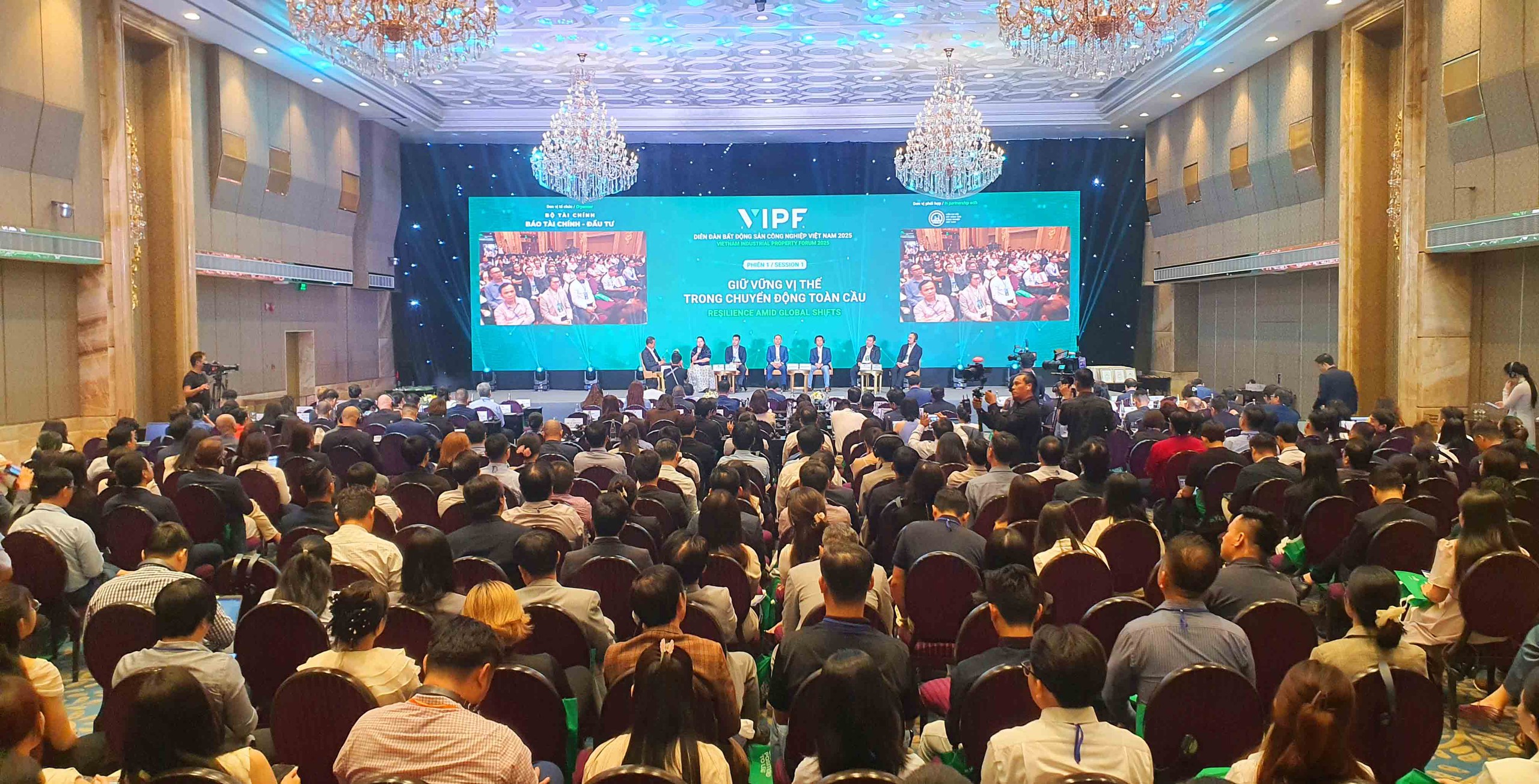 Việt Nam chuẩn bị đ&oacute;ng s&oacute;ng tỉ đ&ocirc; v&agrave;o bất động sản c&ocirc;ng nghiệp - Ảnh 1.