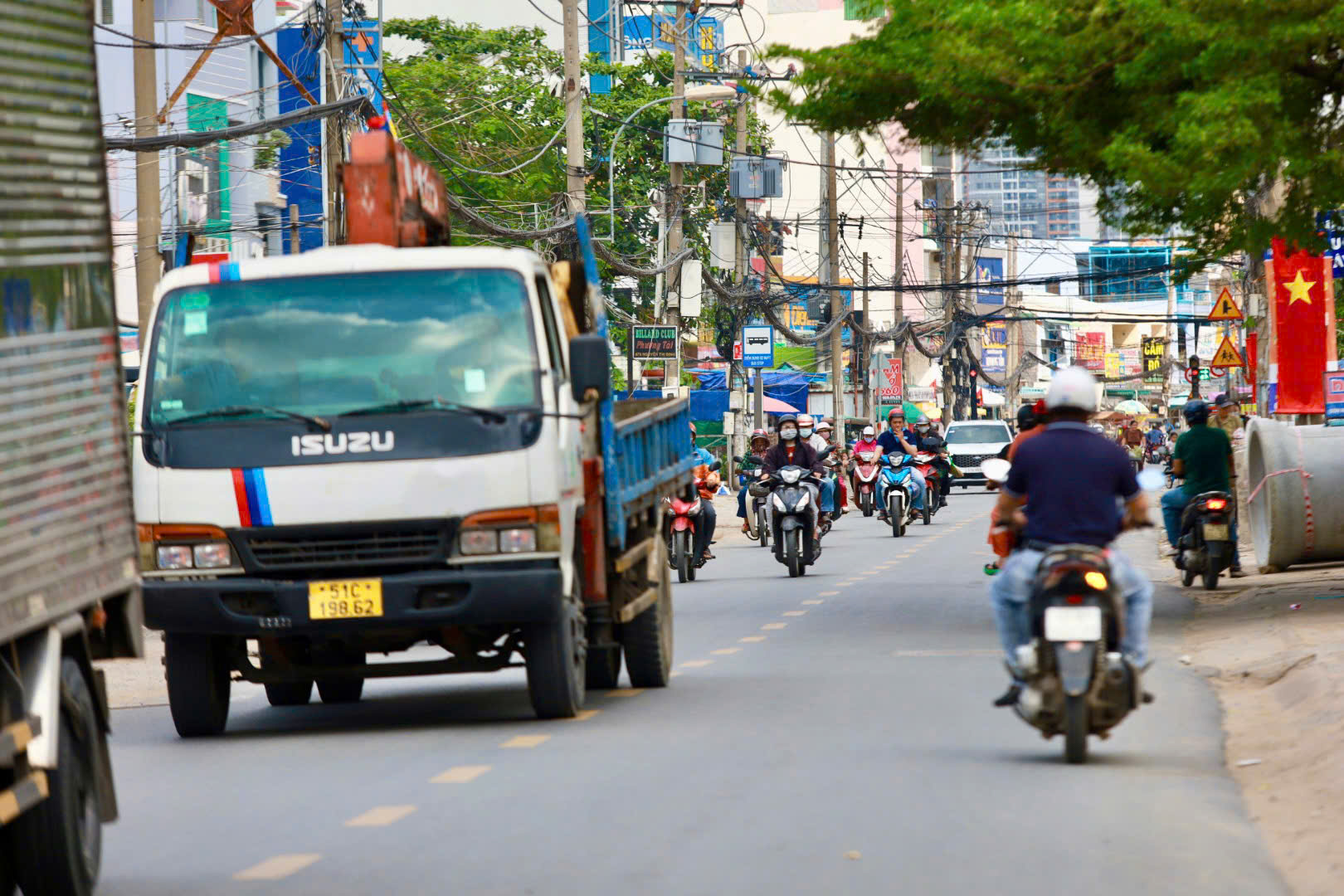 T&acirc;n Cảng S&agrave;i G&ograve;n phải điều phối lại h&agrave;ng h&oacute;a để giảm kẹt xe tại cảng C&aacute;t L&aacute;i - Ph&uacute; Hữu - Ảnh 1.