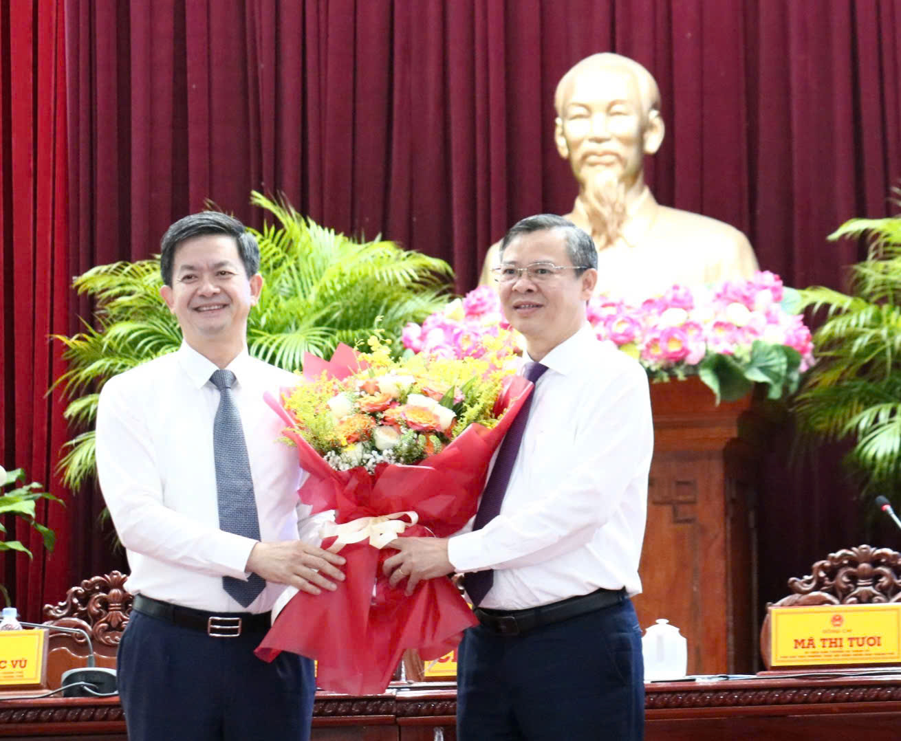 TP Cần Thơ c&oacute; t&acirc;n Chủ tịch UBND th&agrave;nh phố - Ảnh 1.