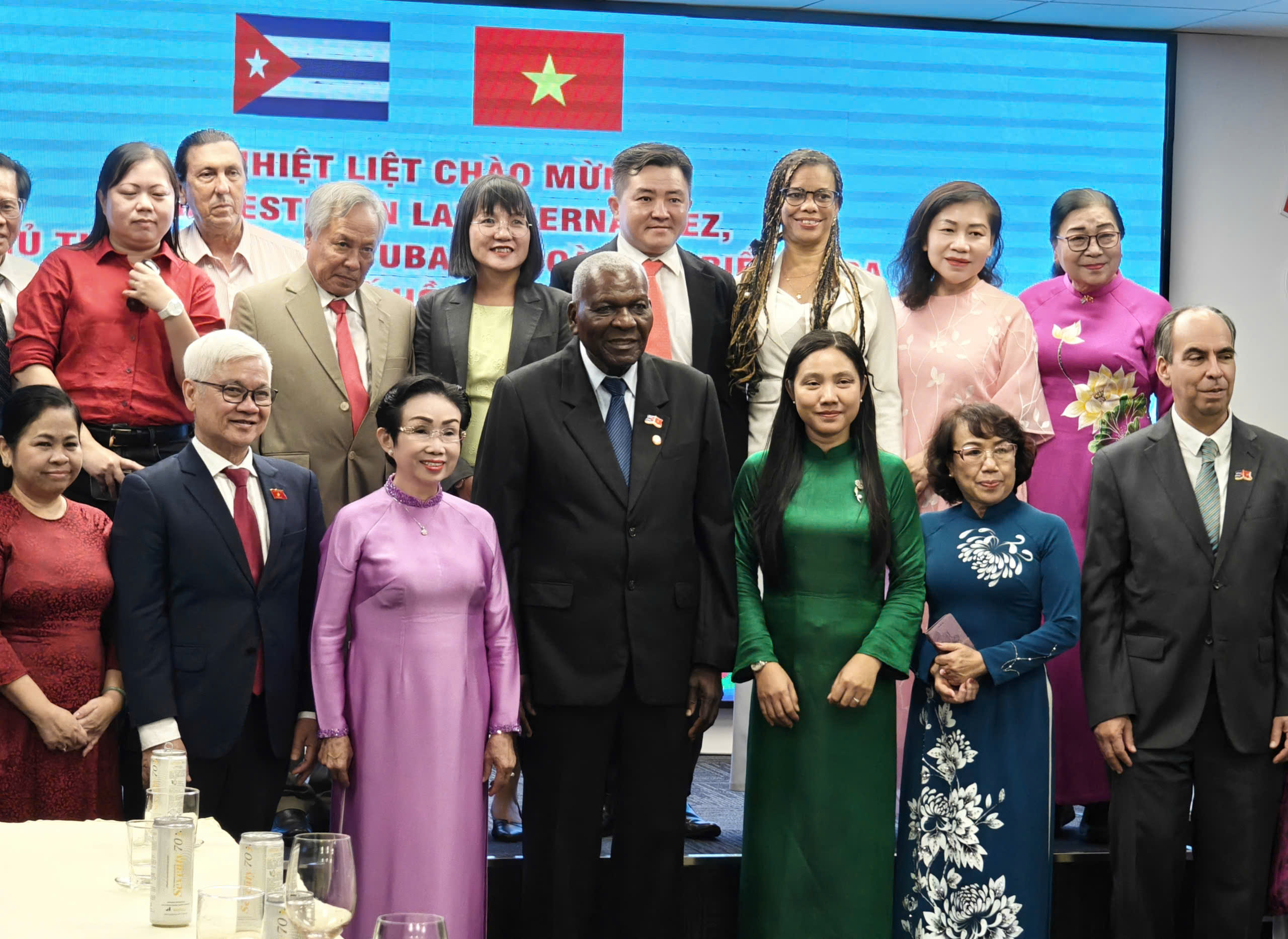 Chủ tịch Quốc hội Cuba x&uacute;c động c&aacute;m ơn Việt Nam - Ảnh 5.