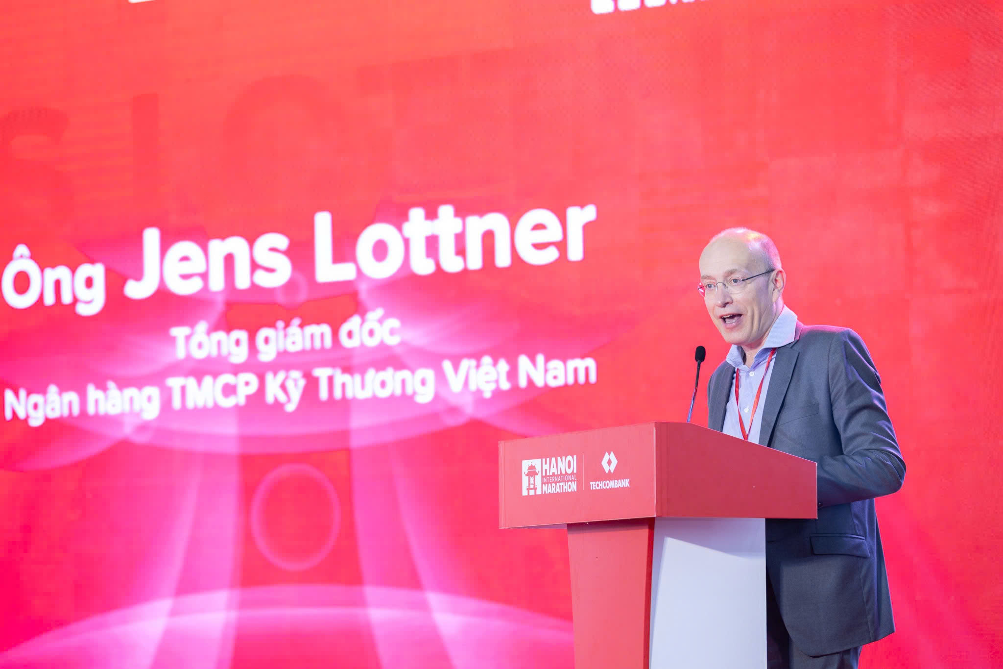 13.000 runners trong nước v&agrave; quốc tế đua t&agrave;i tại Giải Marathon Quốc tế H&agrave; Nội Techcombank - Ảnh 2.