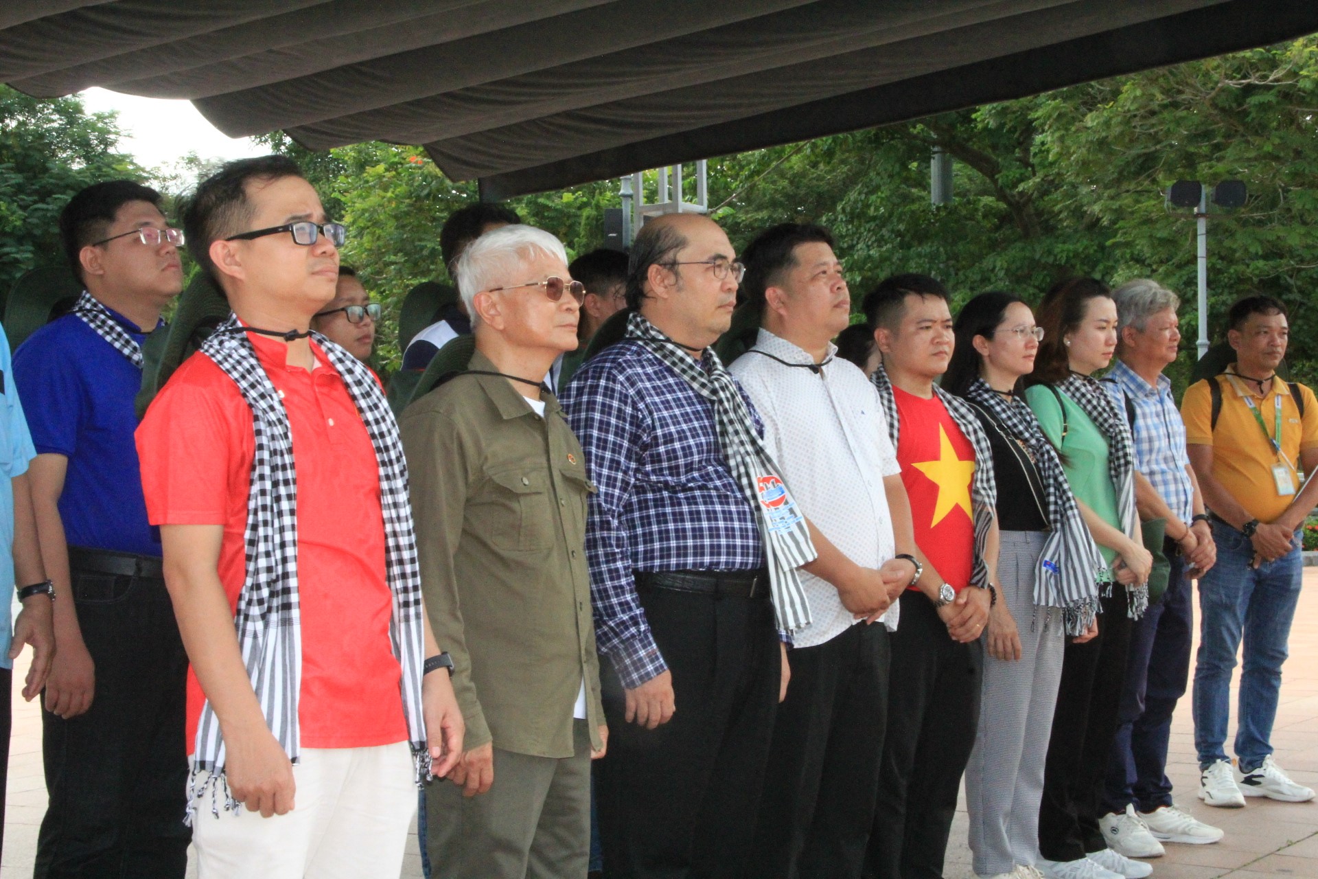 X&uacute;c động h&agrave;nh tr&igrave;nh về miền k&yacute; ức - Quảng Trị v&agrave; Biển đảo anh h&ugrave;ng - Ảnh 2.