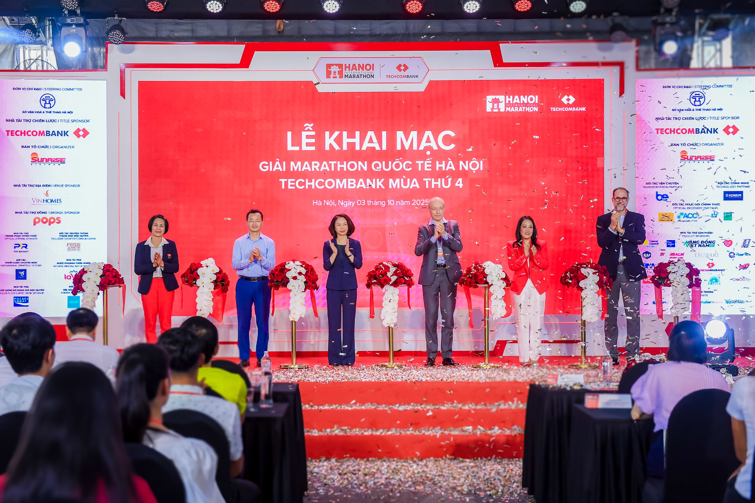 13.000 runners trong nước v&agrave; quốc tế đua t&agrave;i tại Giải Marathon Quốc tế H&agrave; Nội Techcombank - Ảnh 1.