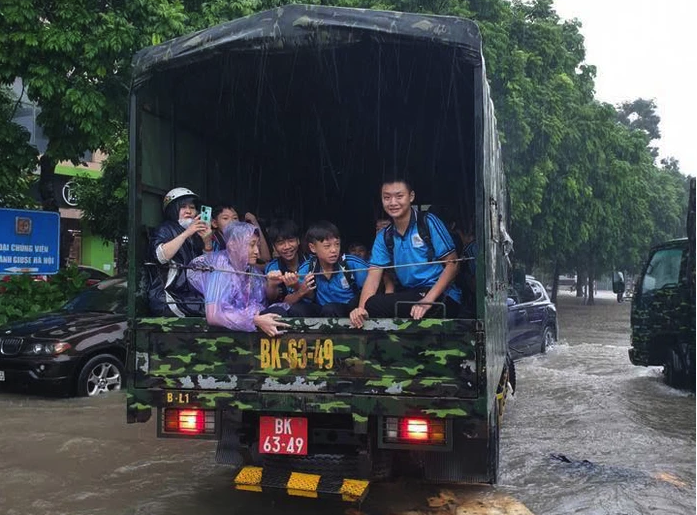 H&agrave; Nội: điều chỉnh kế hoạch dạy học linh hoạt ứng ph&oacute; b&atilde;o số 11 - Ảnh 1.