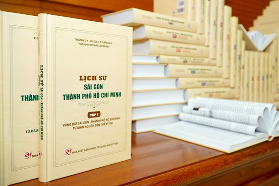 Tr&acirc;n trọng qu&aacute; khứ để định hướng tương lai - Ảnh 2.