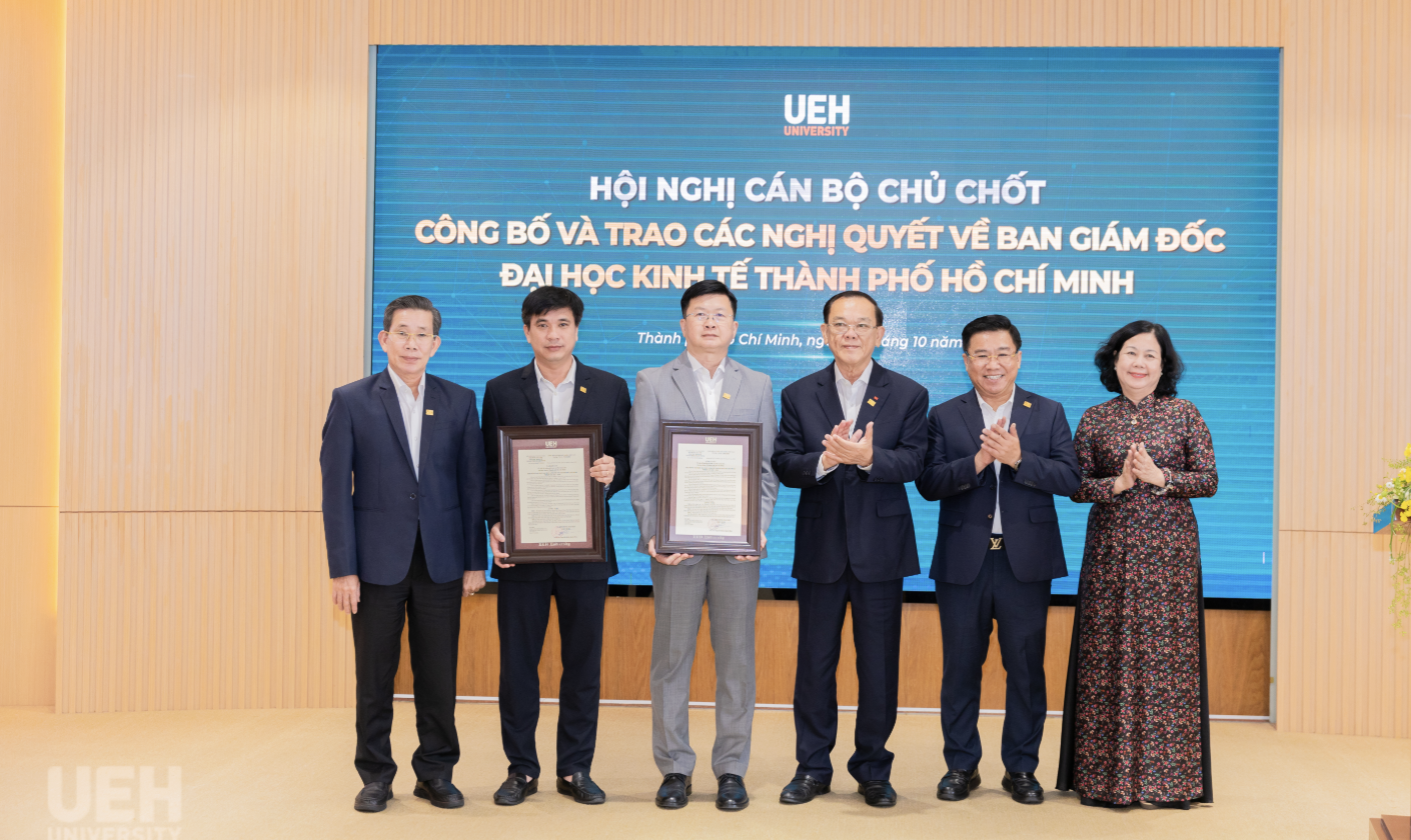 PGS- TS B&ugrave;i Quang H&ugrave;ng phụ tr&aacute;ch điều h&agrave;nh ĐH Kinh tế TP HCM - Ảnh 1.