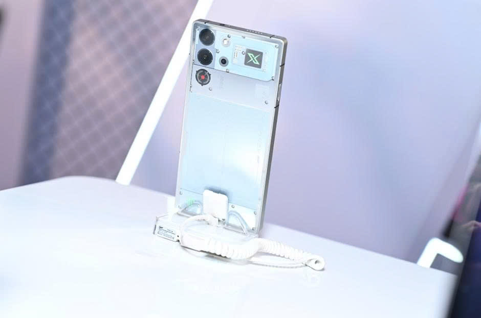 Nubia NEO 3 GT 5G s&aacute;t c&aacute;nh c&ugrave;ng đội tuyển eSports Saigon Phantom - Ảnh 1.