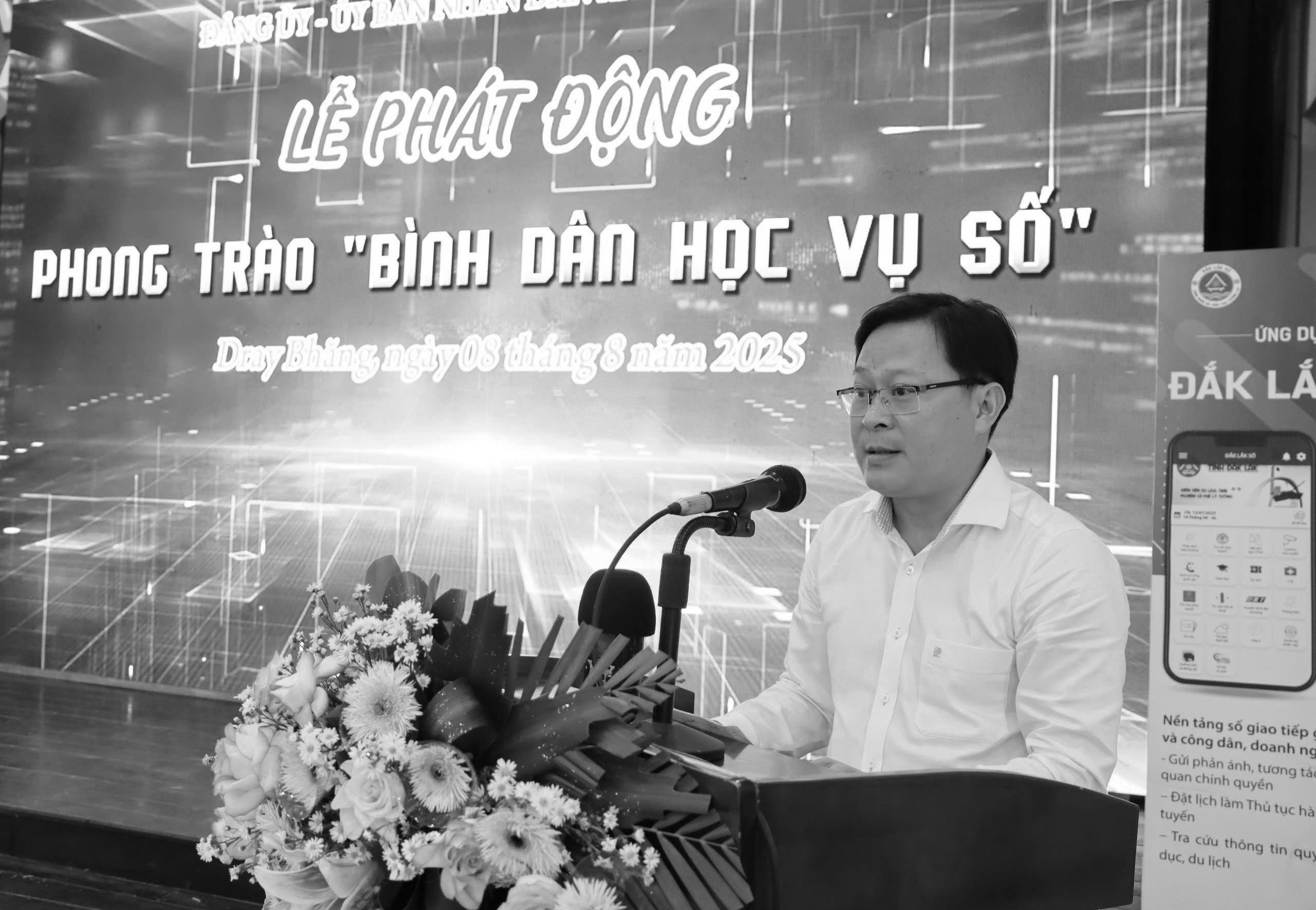 Đề nghị c&ocirc;ng nhận Liệt sĩ cho Chủ tịch UBND x&atilde; tử vong do tai nạn giao th&ocirc;ng - Ảnh 1.