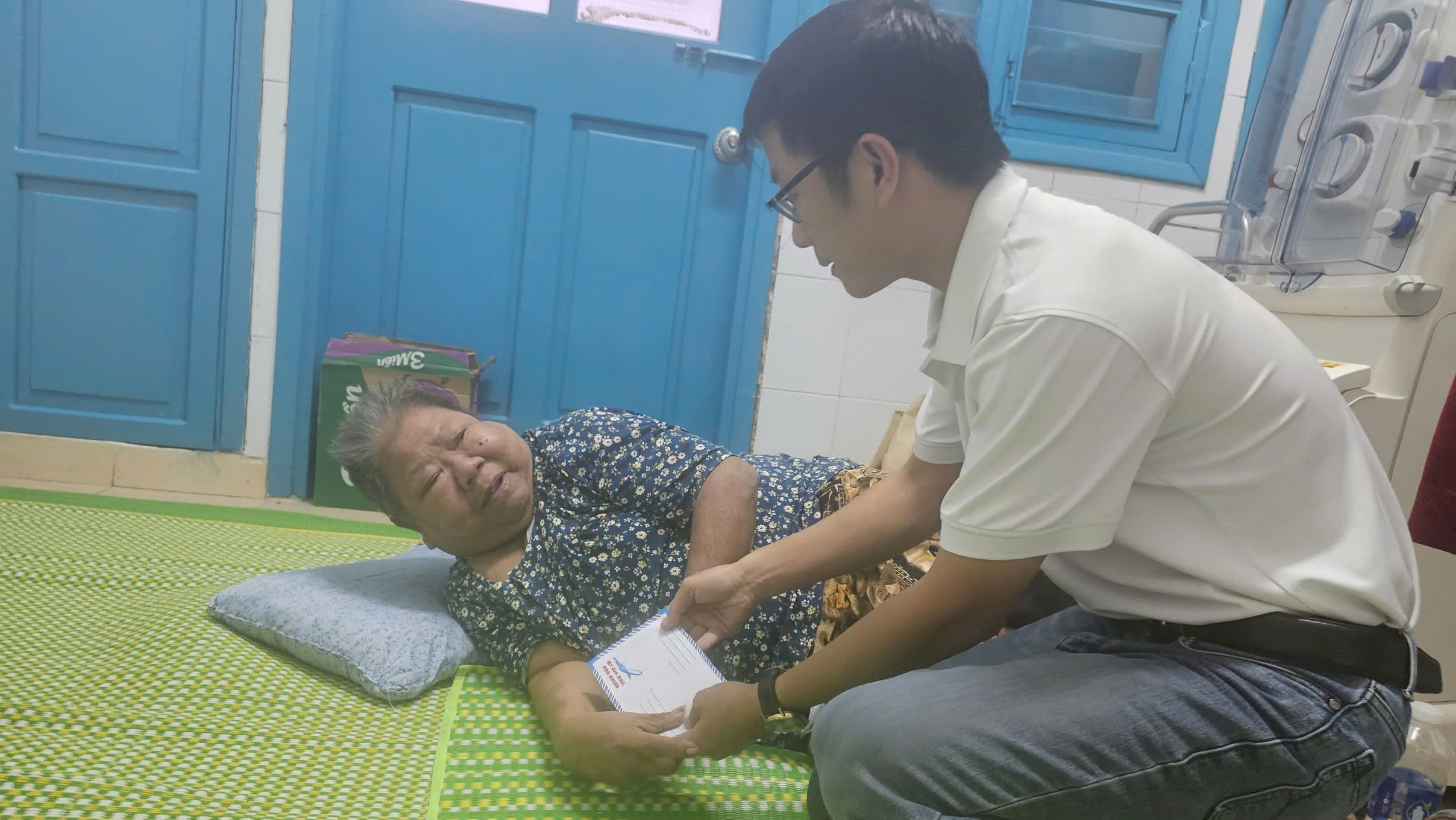 Khẩn trương hỗ trợ người dân vùng lũ tại TP Huế và Quảng Ngãi - Ảnh 2.