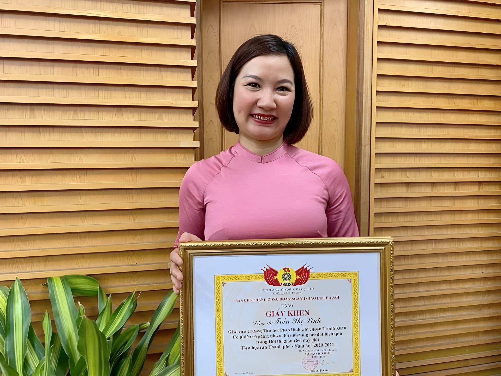NGƯỜI THẦY KÍNH YÊU: Cô giáo 24 năm thổi hồn cho thể thao học đường - Ảnh 1.