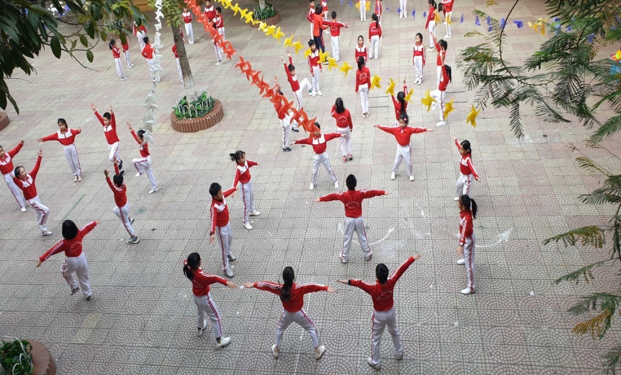 NGƯỜI THẦY KÍNH YÊU: Cô giáo 24 năm thổi hồn cho thể thao học đường - Ảnh 3.