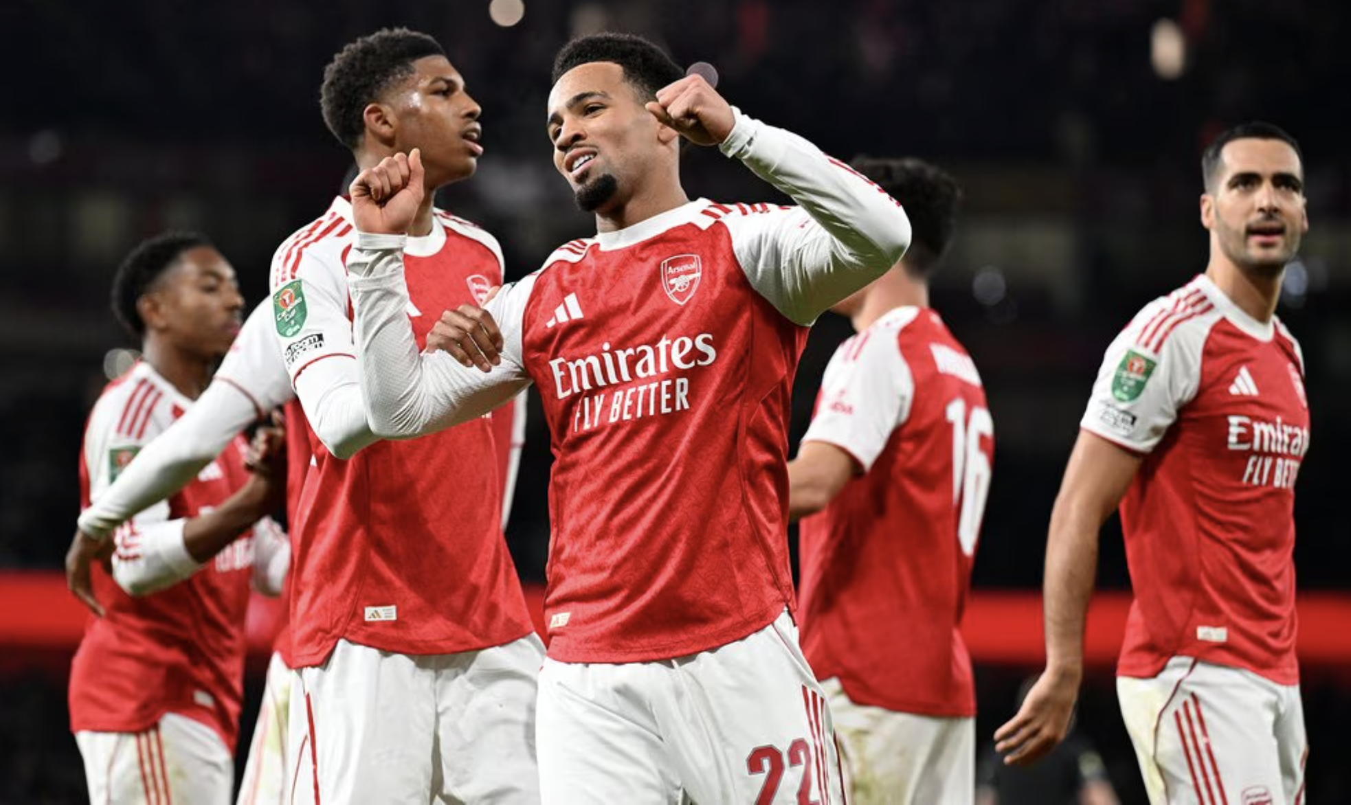 Arsenal và Chelsea vào tứ kết League Cup, Tottenham bị loại - Ảnh 1.