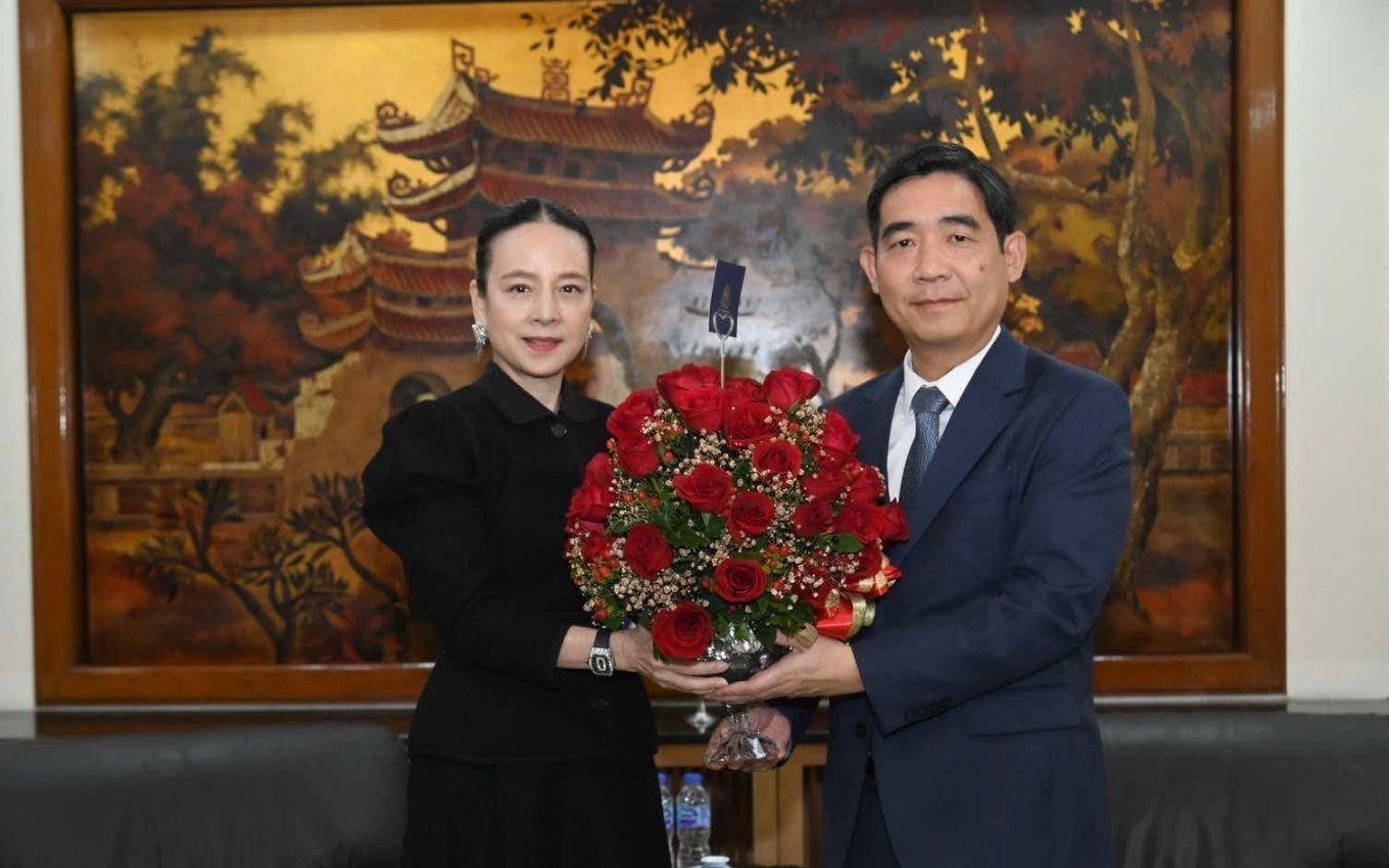 Madam Pang trực tiếp đến Đại sứ quán Việt Nam xin lỗi vụ nhầm quốc kỳ