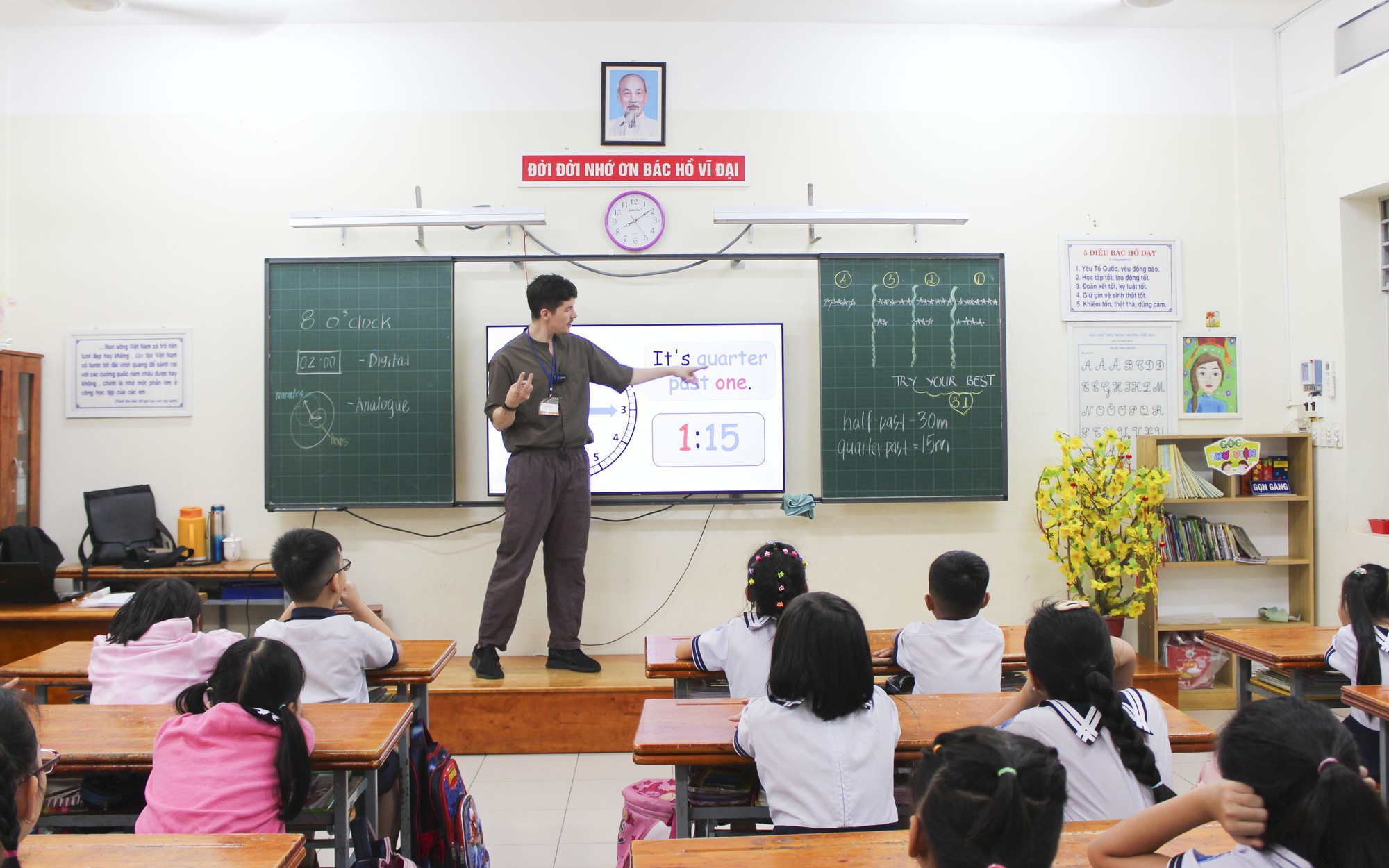 Ráo riết đào tạo đội ngũ giáo viên tiếng Anh