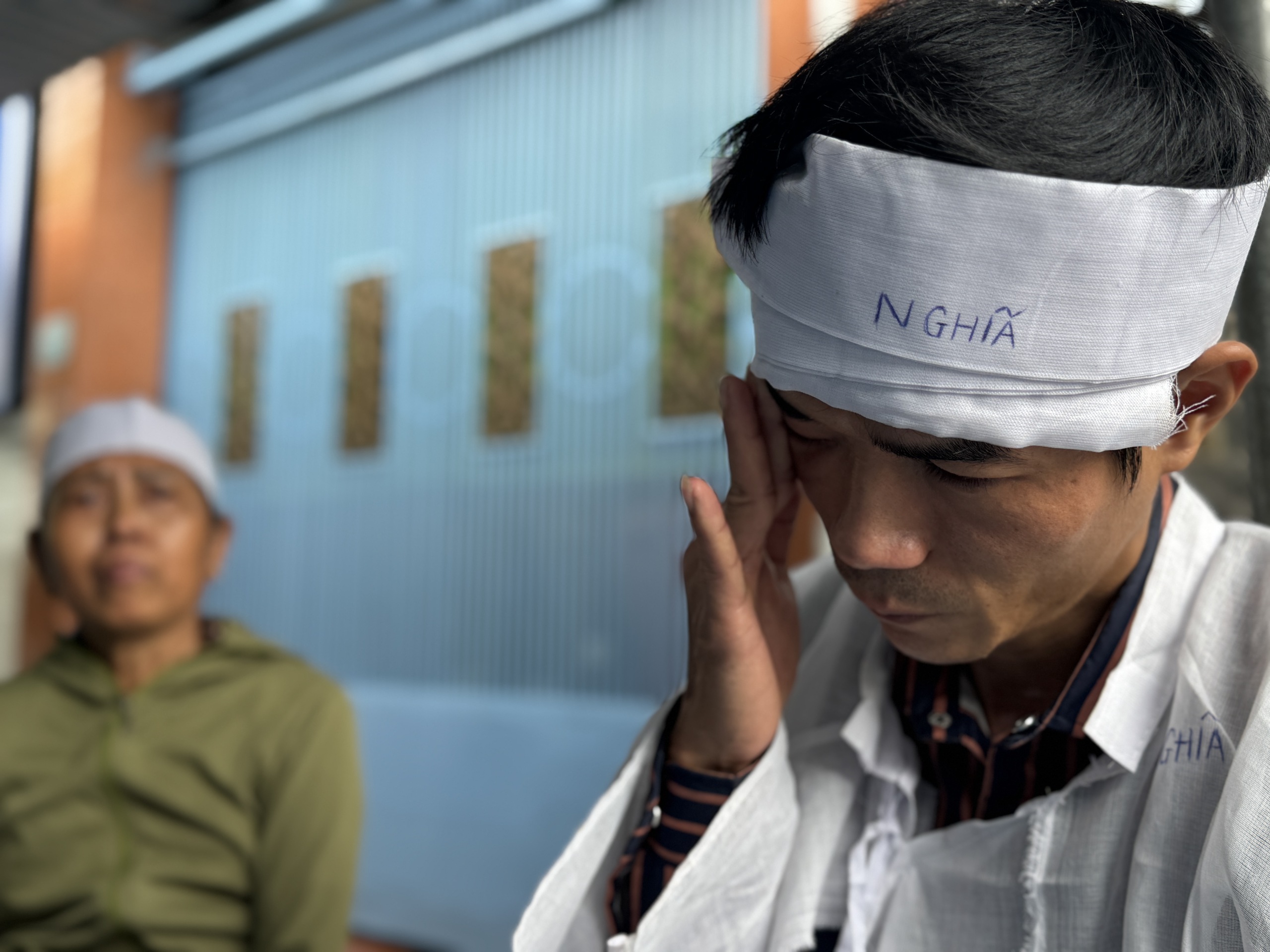 Nữ c&ocirc;ng nh&acirc;n Đ&agrave; Nẵng bị lũ cuốn tr&ocirc;i để lại hai con nhỏ mồ c&ocirc;i - Ảnh 2.
