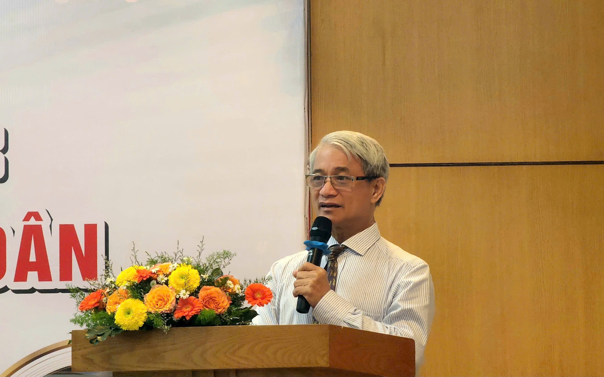 Từ kho hồ sơ rộng 1.000 m2, Bệnh viện Nguyễn Tri Phương chuyển sang bệnh án điện tử ra sao?