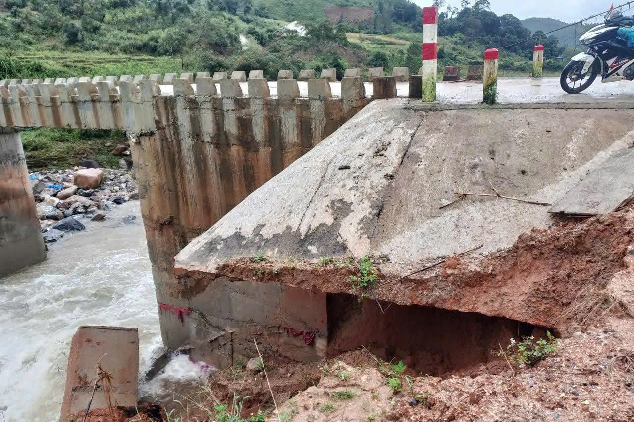 Quảng Ngãi vượt sạt lở cứu sản phụ tiền sản giật nguy kịch - Ảnh 5.