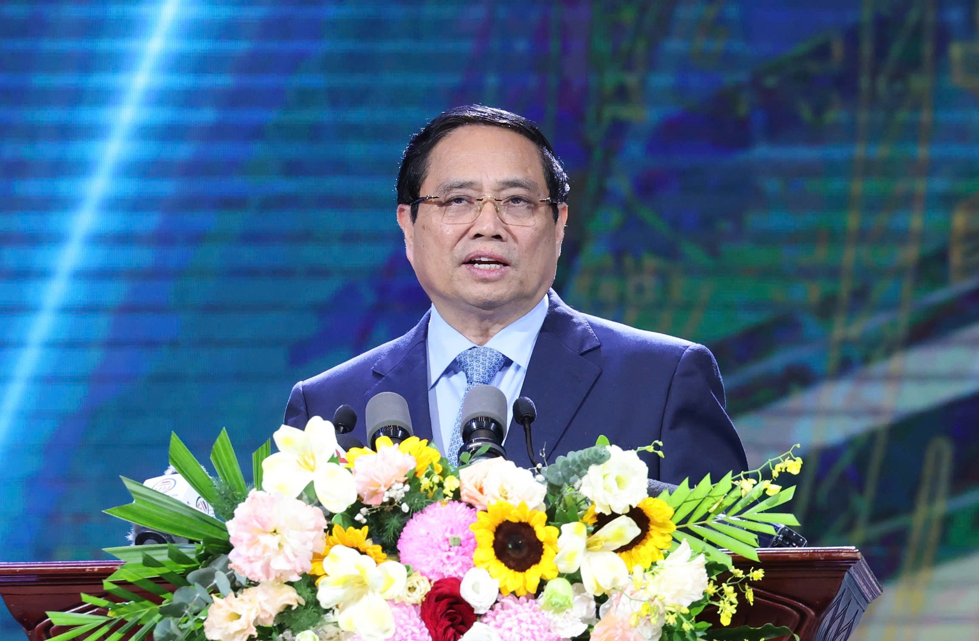 Thủ tướng Phạm Minh ch&iacute;nh ph&aacute;t biểu tại giải b&aacute;o ch&iacute; ph&ograve;ng chống tham nhũng , l&atilde;ng ph&iacute; - Ảnh 2.
