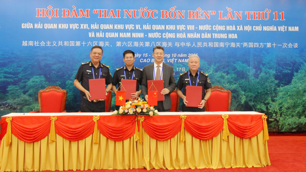 Tăng cường quan hệ hợp tác hữu nghị giữa hải quan giáp biên giới hai nước Việt Nam - Trung - Ảnh 2.