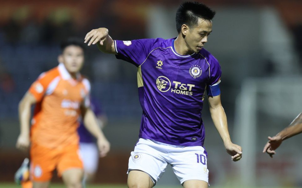 Văn Quyết làm, đồng đội phá, Hà Nội FC trắng tay ở Hà Tĩnh