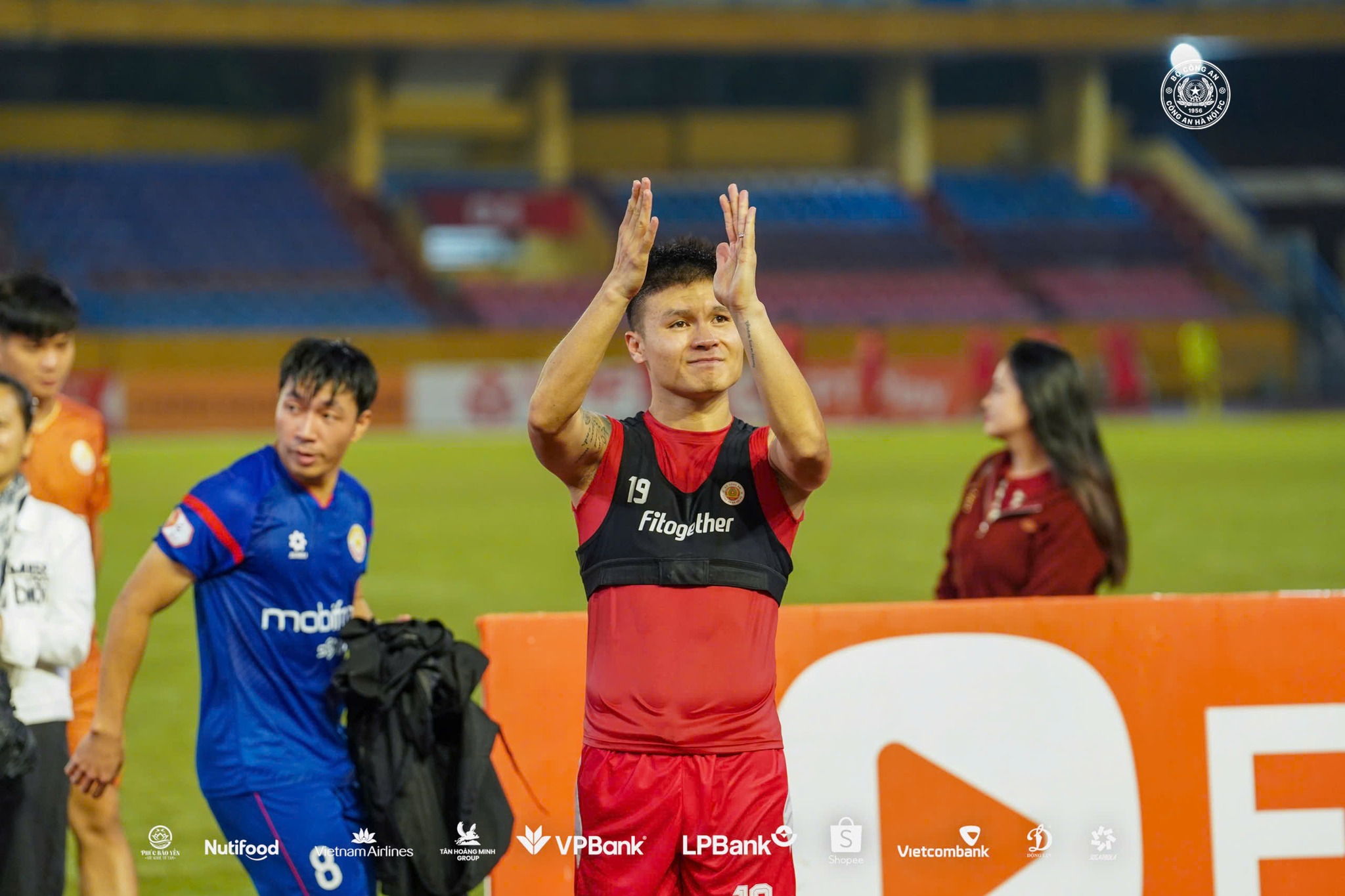 C&ocirc;ng nghệ VAR gi&uacute;p CLB CAHN gi&agrave;nh 3 điểm - Ảnh 2.