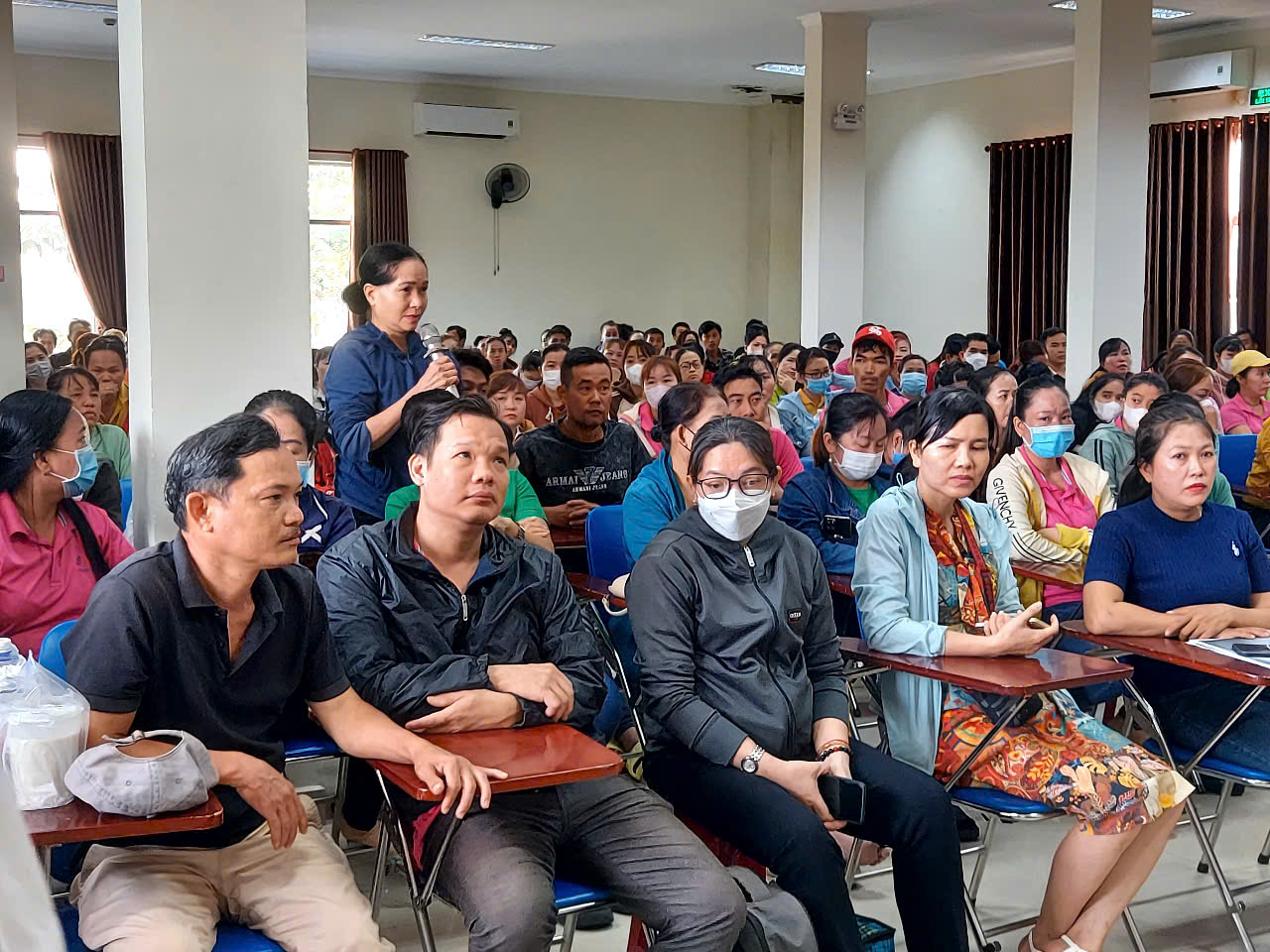 Đừng để người lao động "thiệt kép" - Ảnh 1.
