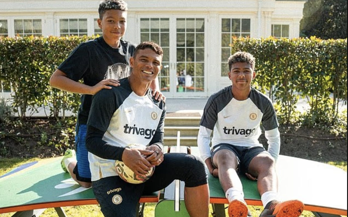 Con trai cựu danh thủ Brazil khoác áo đội tuyển U15 Anh