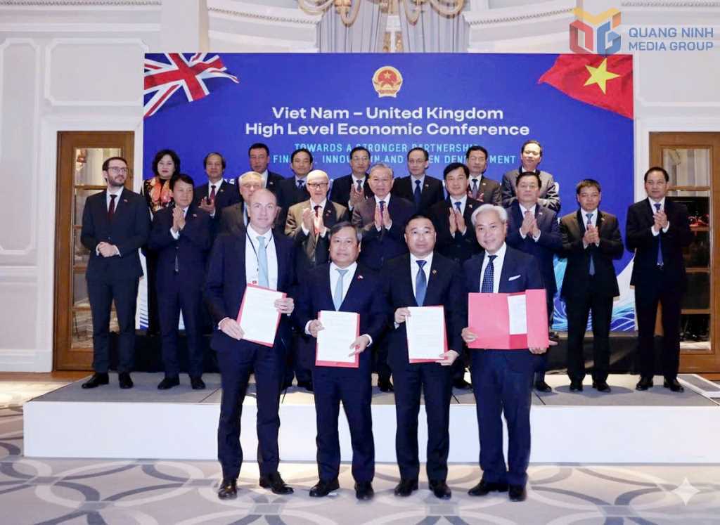 K&yacute; kết bi&ecirc;n bản ghi nhớ h&igrave;nh th&agrave;nh trung t&acirc;m sửa chữa m&aacute;y bay lớn tại V&acirc;n Đồn - Ảnh 1.