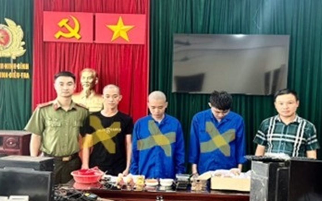 Bắt nhóm đối tượng Livestream bán đá quý lừa đảo hàng tỉ đồng