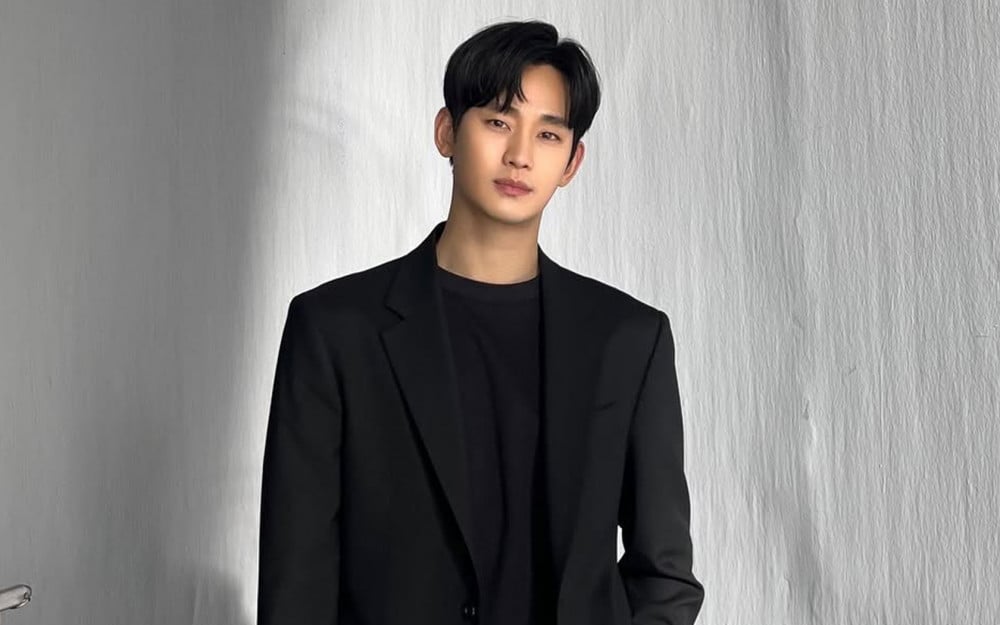 Lý do công bố 150 lá thư Kim Soo-hyun viết cho tình cũ lúc nhập ngũ