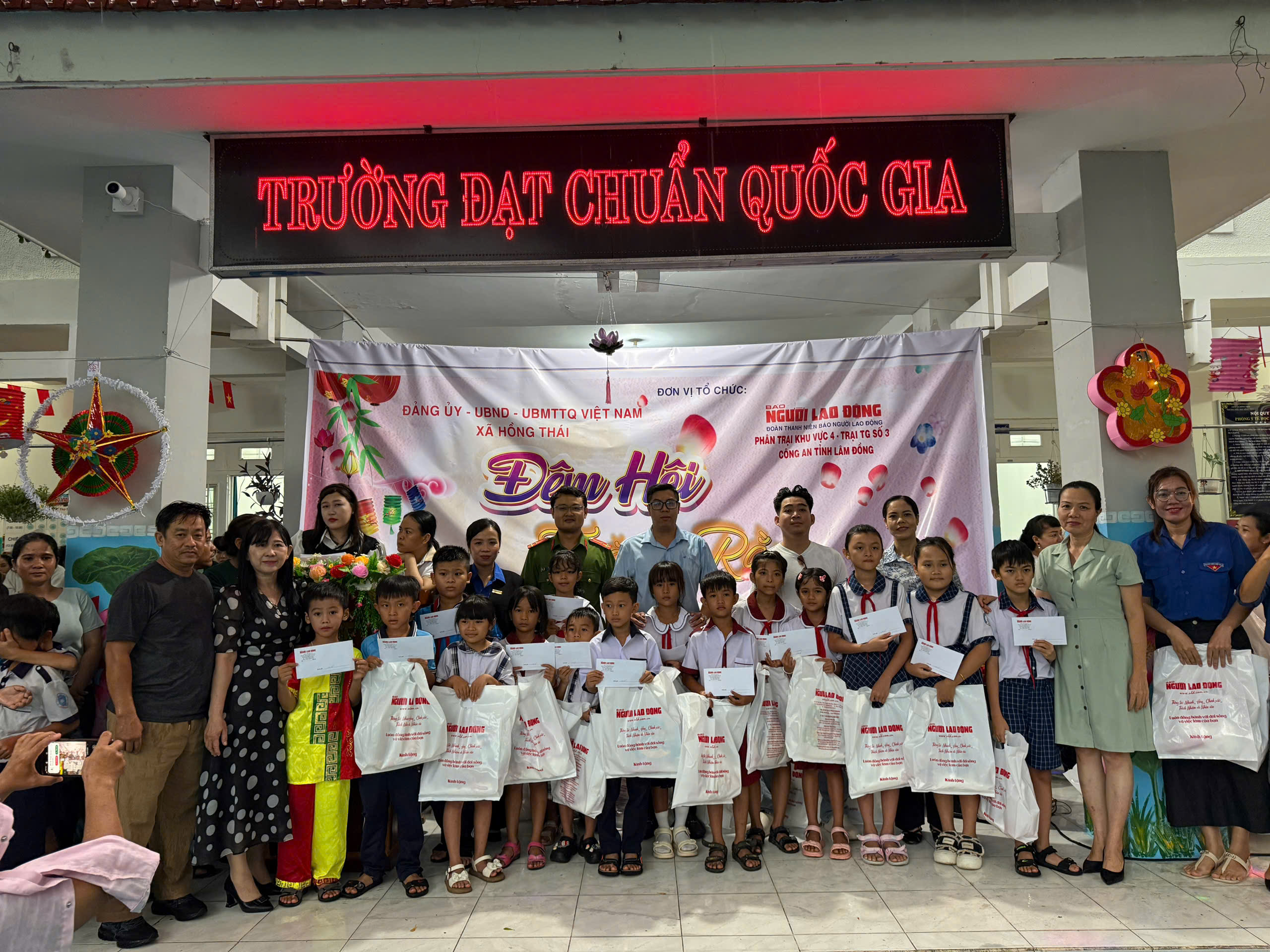 Học bổng và quà trung thu đến với thiếu nhi xã Hồng Thái, tỉnh Lâm Đồng - Ảnh 7.