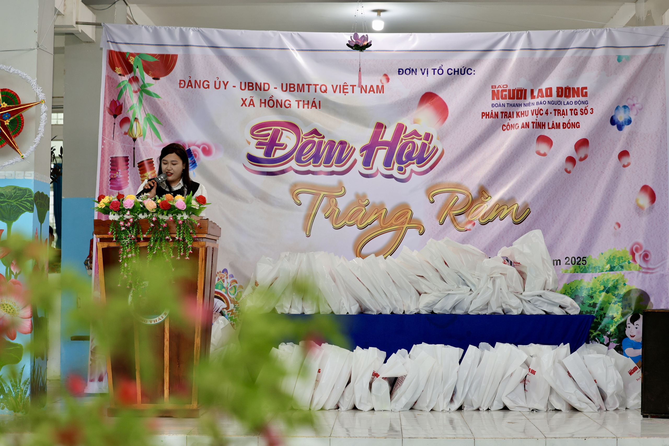 Học bổng và quà trung thu đến với thiếu nhi xã Hồng Thái, tỉnh Lâm Đồng - Ảnh 14.