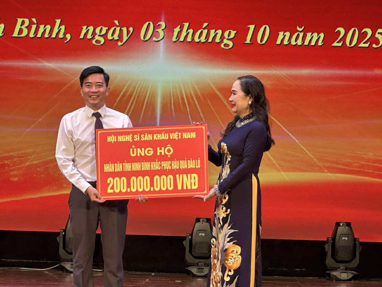 Vinh danh 140 nghệ sĩ trong chương tr&igrave;nh H&agrave;nh tr&igrave;nh 50 năm s&acirc;n khấu Việt Nam - Ảnh 2.