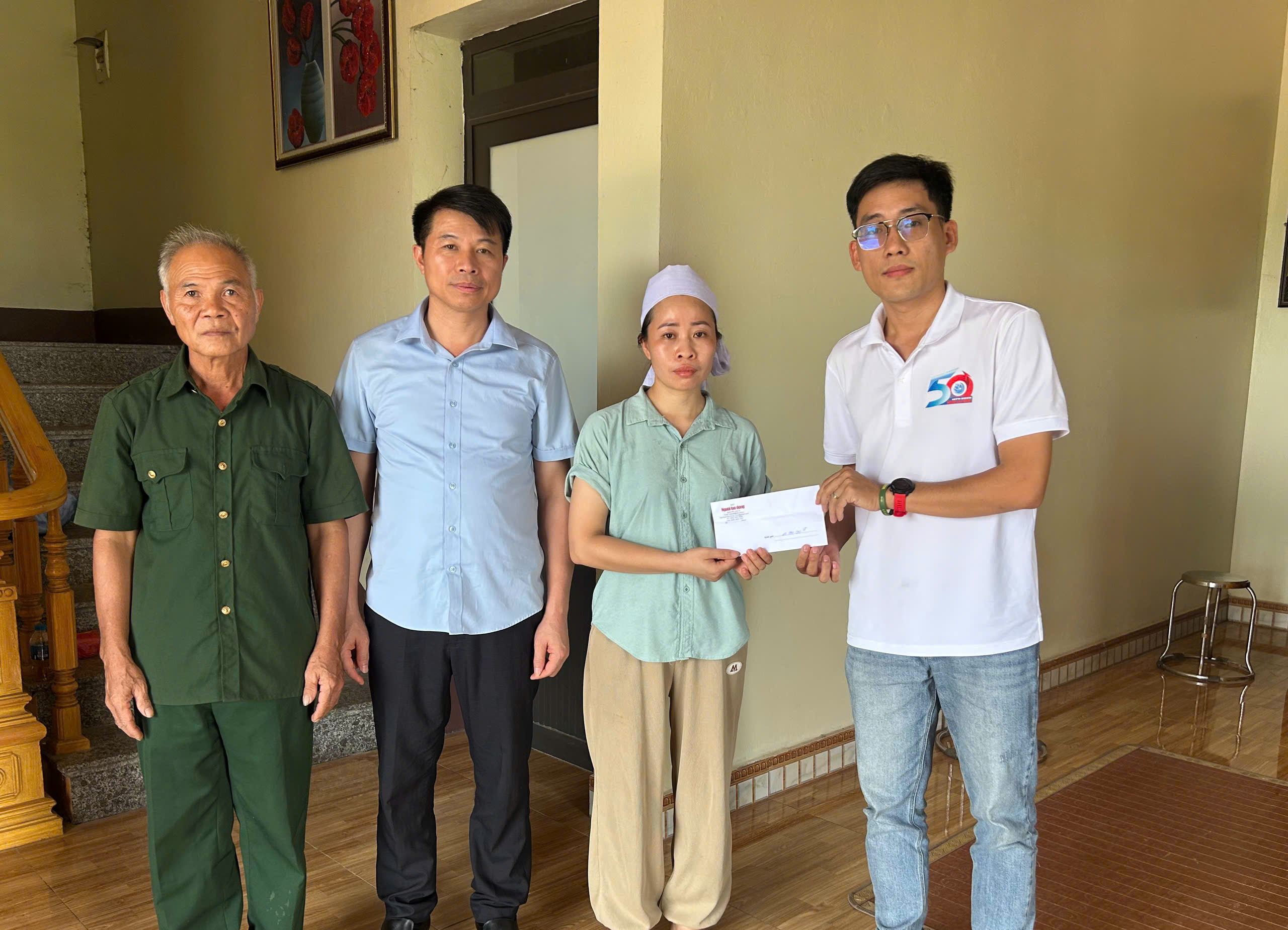tổ trưởng an ninh cơ sở qu&ecirc;n m&igrave;nh cứu 3 ch&aacute;u nhỏ đuối nước - Ảnh 1.