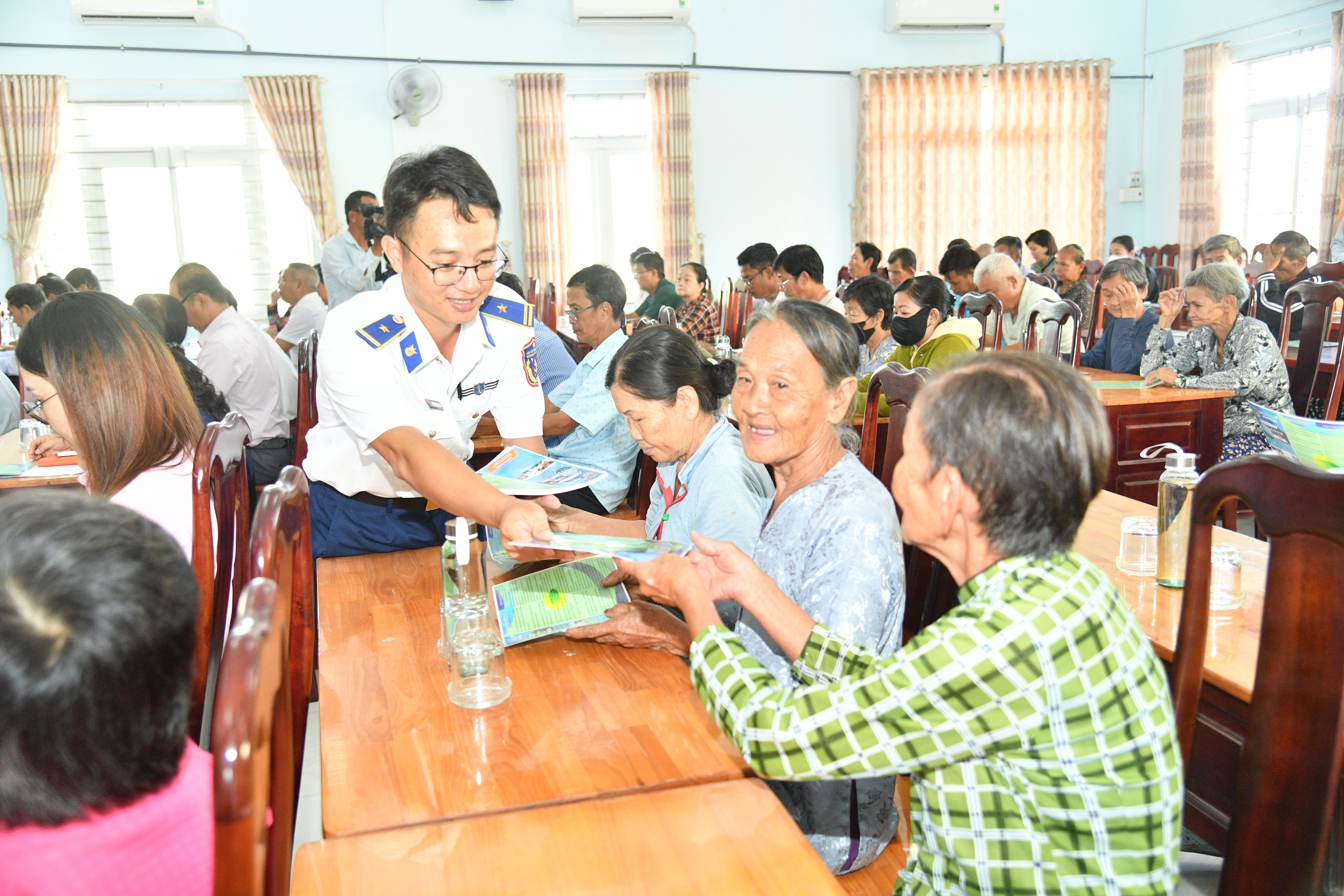 Cuộc thi &ldquo;Em y&ecirc;u biển, đảo qu&ecirc; hương&rdquo; lần đầu đến với Cần Thơ - Ảnh 2.