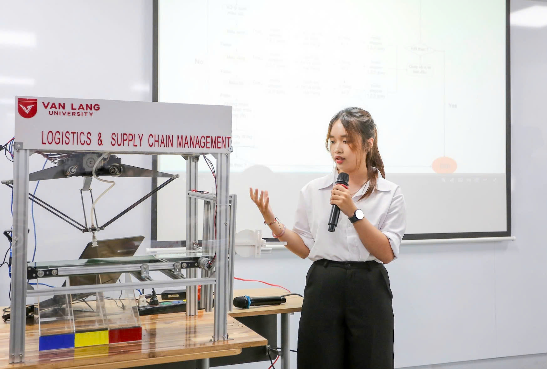 AI kh&ocirc;ng lấy việc, trừ khi bạn ngừng học - Ảnh 3.