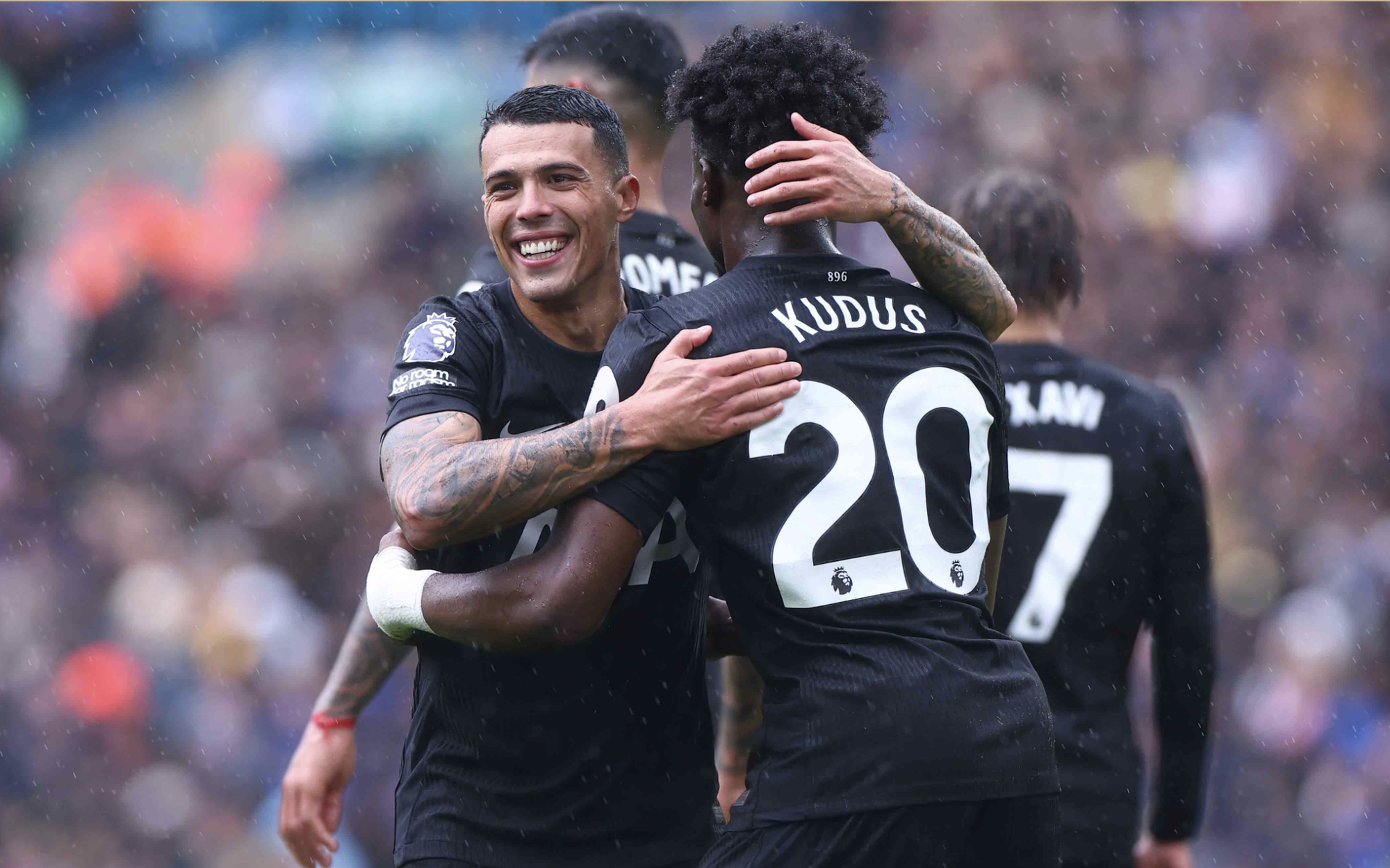 Thắng chật vật Leeds United, Tottenham chiếm ngôi nhì Ngoại hạng Anh