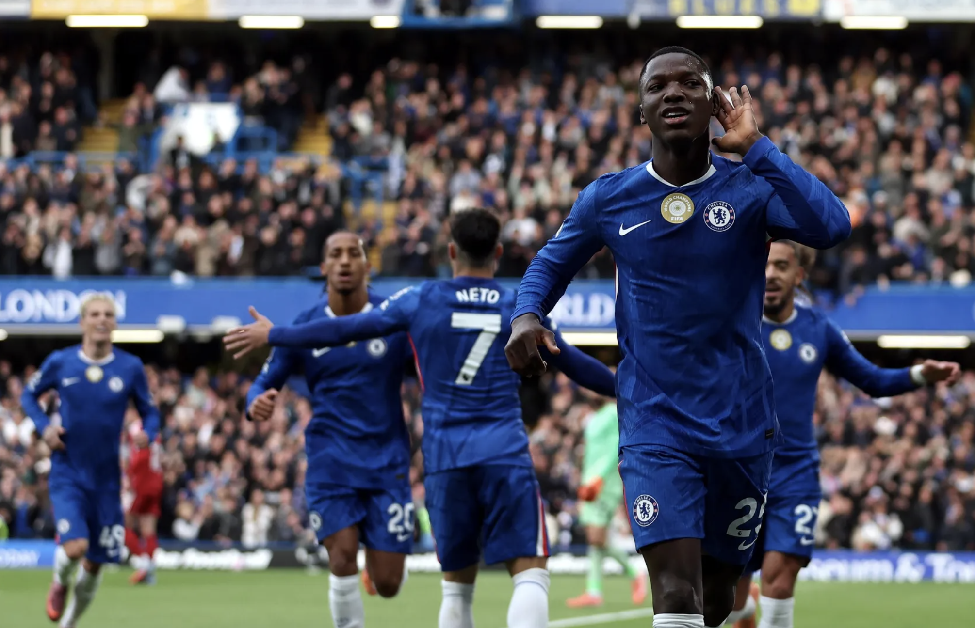 Thua bẽ b&agrave;ng tại Stamford Bridge, Liverpool mất ng&ocirc;i đầu bảng Ngoại hạng - Ảnh 2.