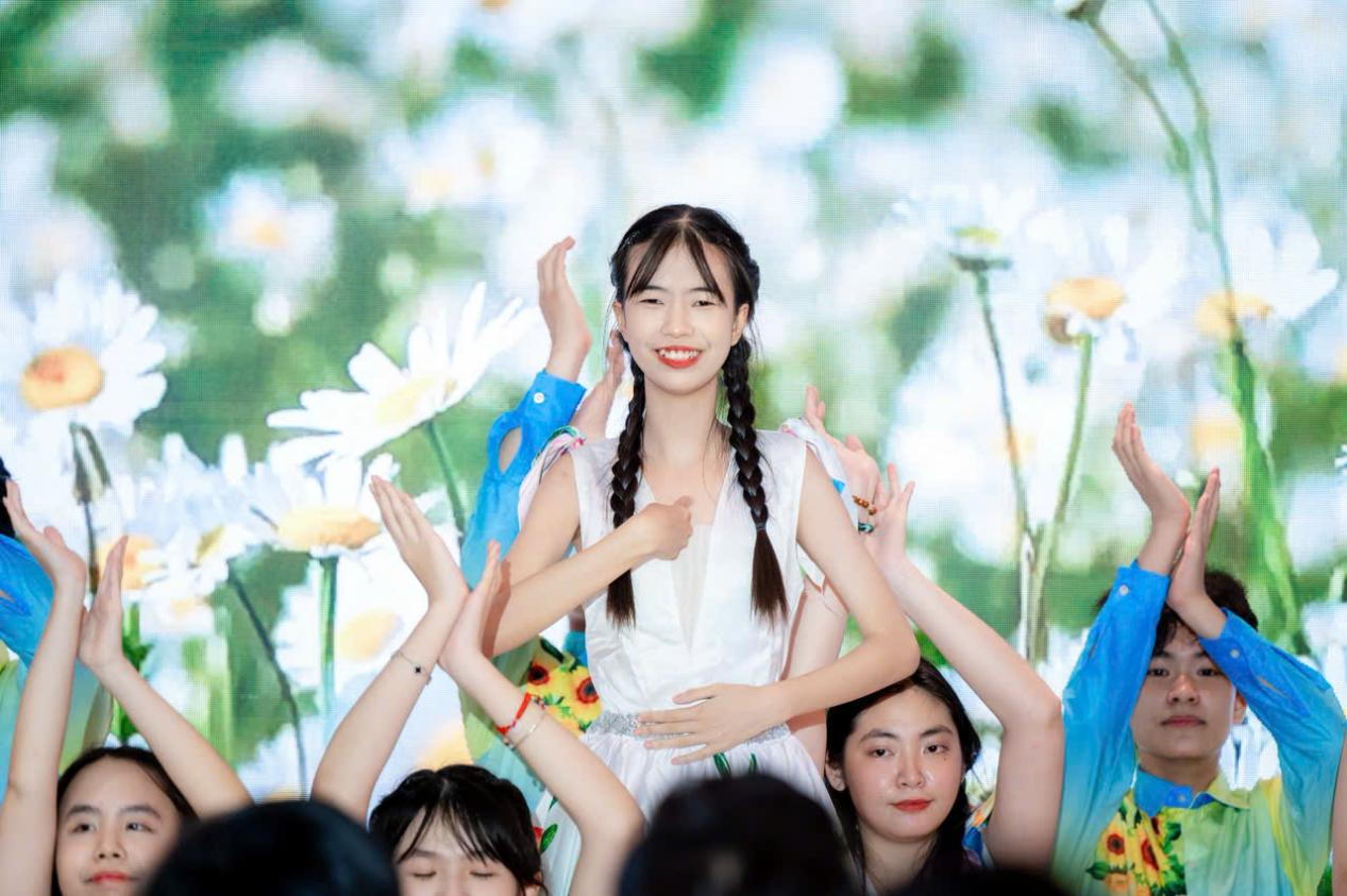 Ươm mầm nụ cười: Niềm tin v&agrave; động lực vượt l&ecirc;n cuộc sống. - Ảnh 3.