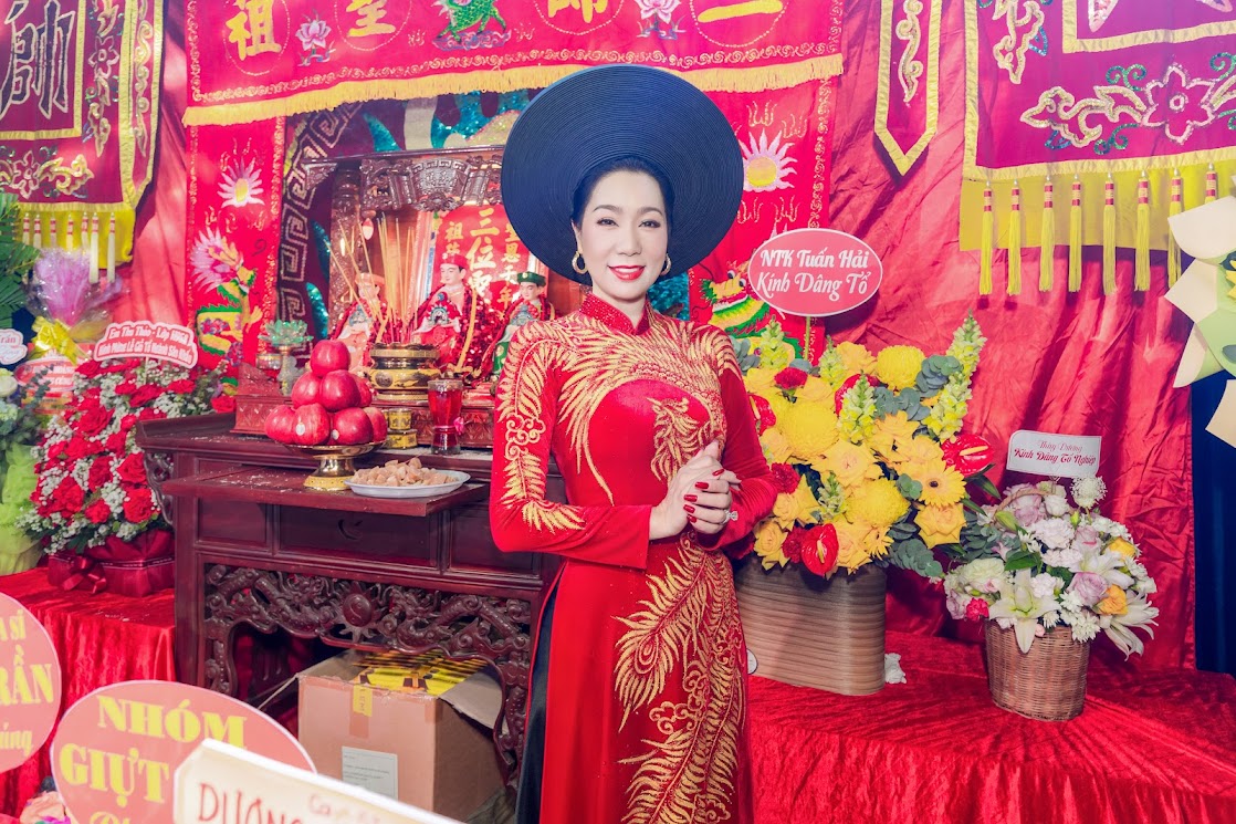 NSND Trịnh Kim Chi d&ugrave;ng 360 triệu tiền c&uacute;ng Tổ để gi&uacute;p b&agrave; con v&ugrave;ng lũ lụt   - Ảnh 5.