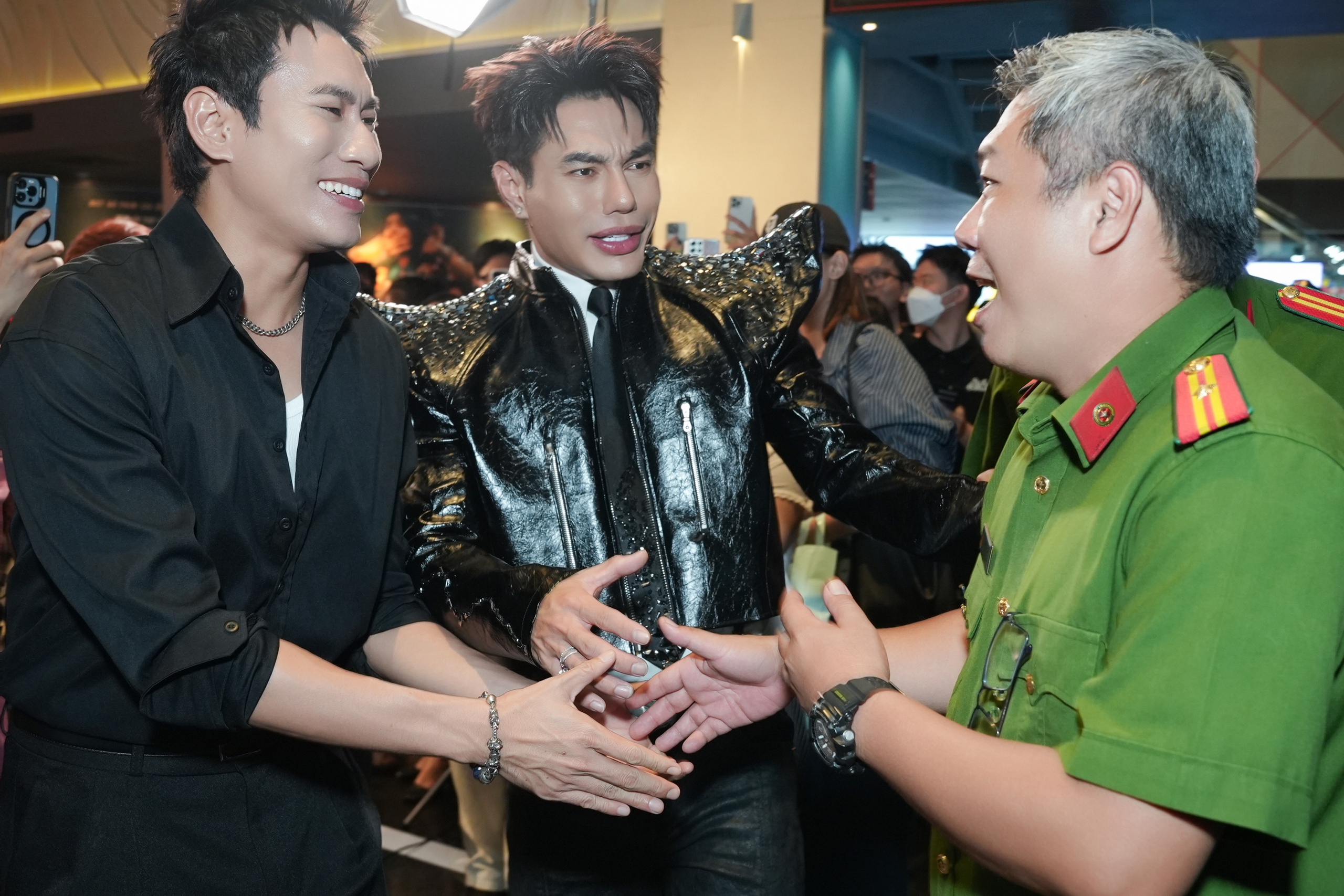 L&ecirc; Dương Bảo L&acirc;m phản ph&aacute;o: &ldquo;T&ocirc;i kh&ocirc;ng h&agrave;i lố trong chương tr&igrave;nh của Bộ C&ocirc;ng an!&rdquo;  - Ảnh 1.
