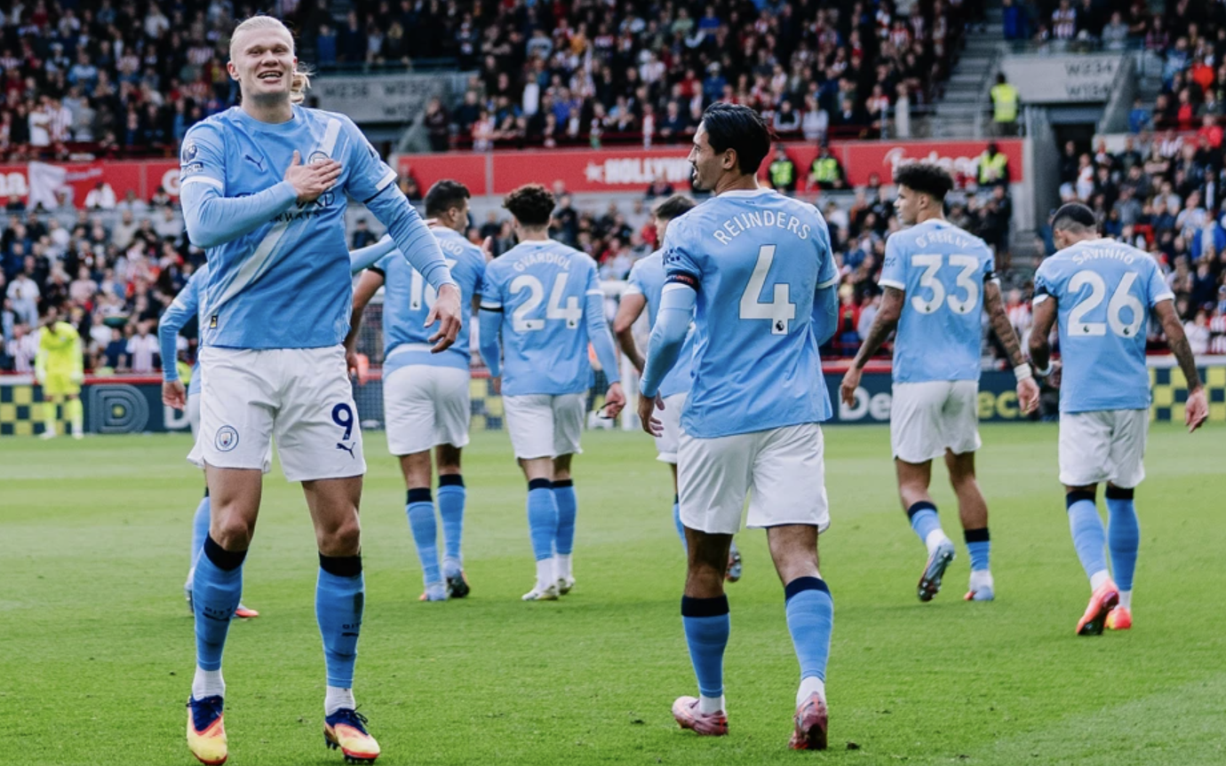 Haaland lập c&uacute; đ&uacute;p, Man City nhẹ nh&agrave;ng l&ecirc;n đầu bảng Premier League - Ảnh 3.