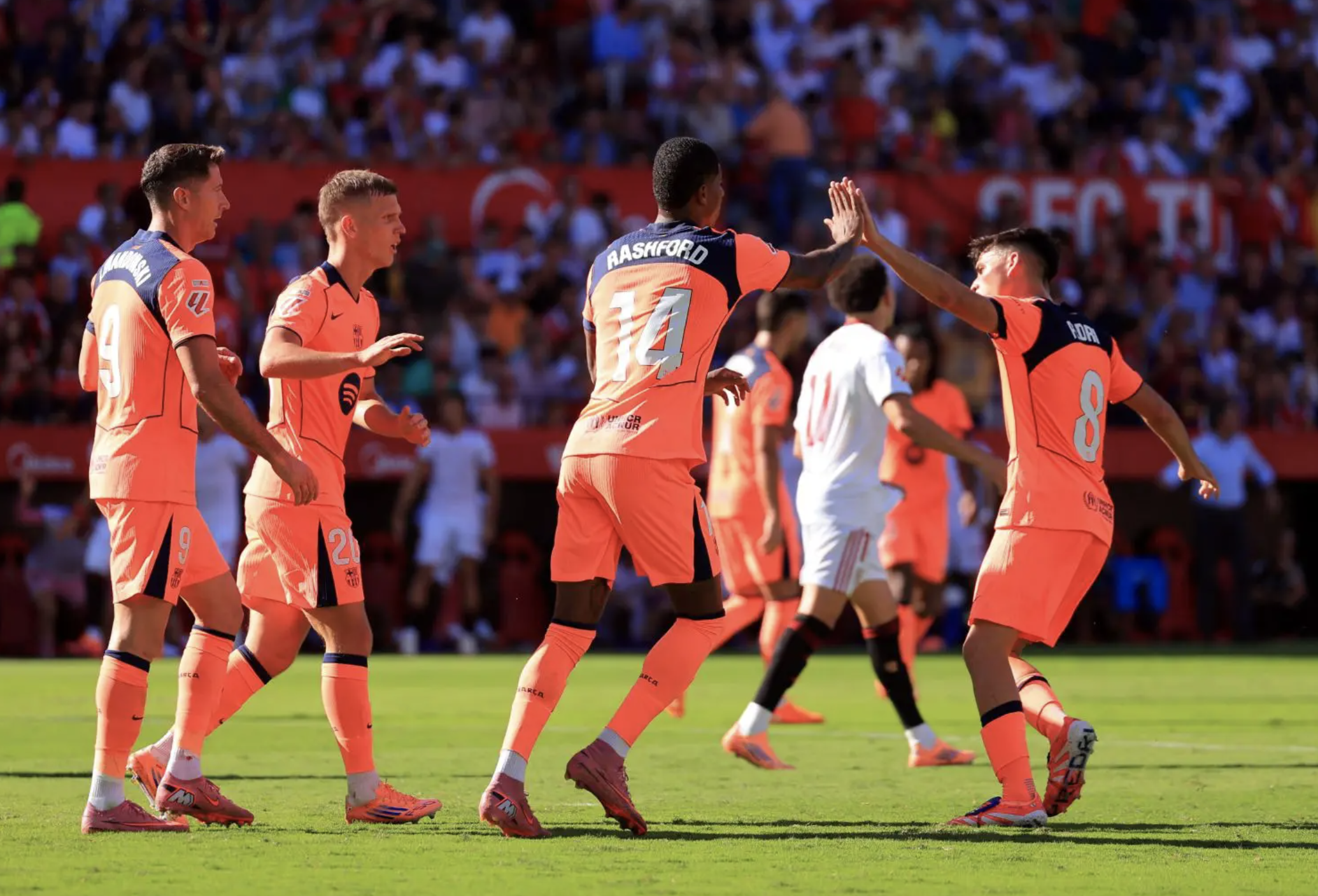 Barcelona thua tan t&aacute;c ở Sevilla, La Liga đổi ng&ocirc;i đầu ngoạn mục  - Ảnh 3.