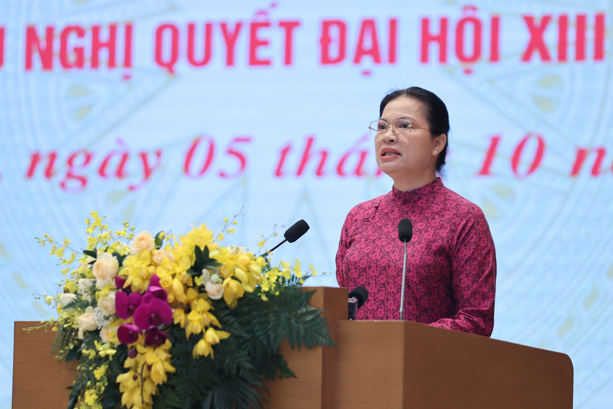 Thủ tướng ph&aacute;t động đợt thi đua cao điểm lập th&agrave;nh t&iacute;ch ch&agrave;o mừng Đại hội XIV của Đảng - Ảnh 2.
