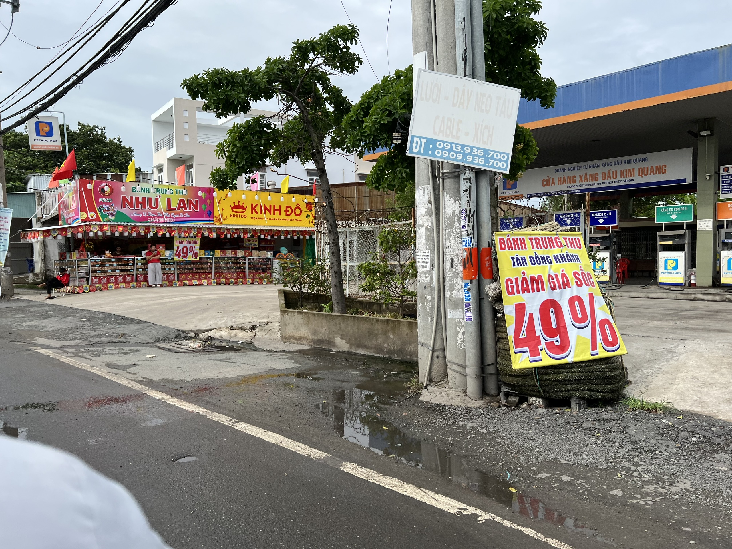 Thị trường b&aacute;nh trung thu 2025: Sự dịch chuyển mua sắm v&agrave; xu hướng ti&ecirc;u d&ugrave;ng mới - Ảnh 3.