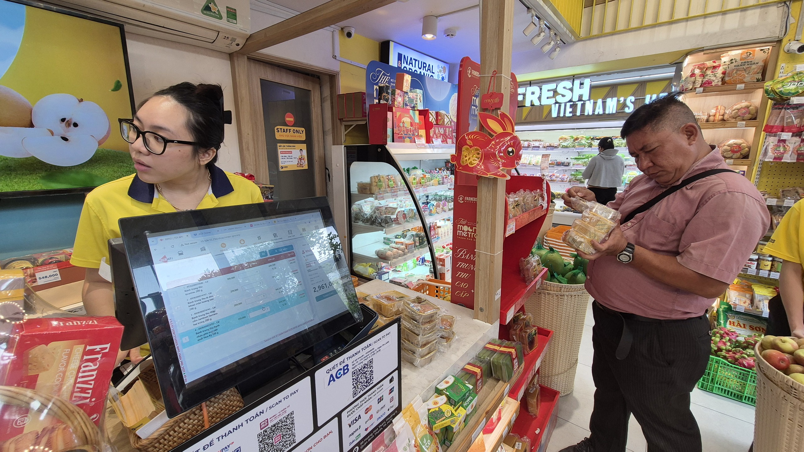 Thị trường b&aacute;nh trung thu 2025: Sự dịch chuyển mua sắm v&agrave; xu hướng ti&ecirc;u d&ugrave;ng mới - Ảnh 5.